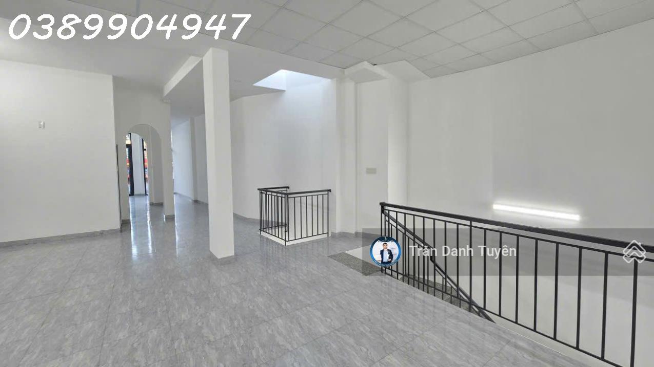 Bán siêu phẩm nhà đẹp căn góc vòng xoay đầu tư kinh doanh-3