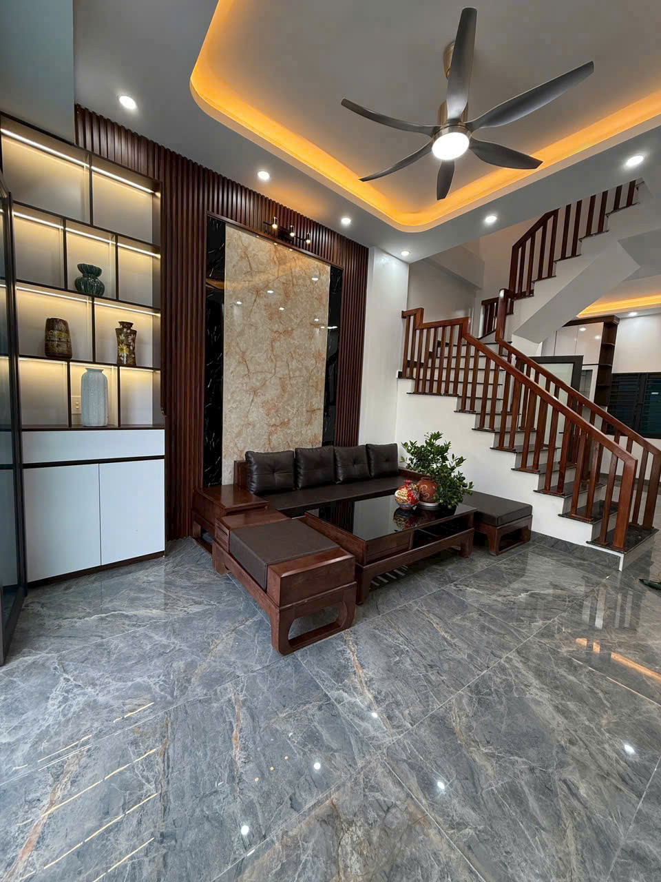 Nhà 3 tầng mới cứng Lê Viết Hưng Ngọc Châu ngõ thông giá 2.1xx tỷ