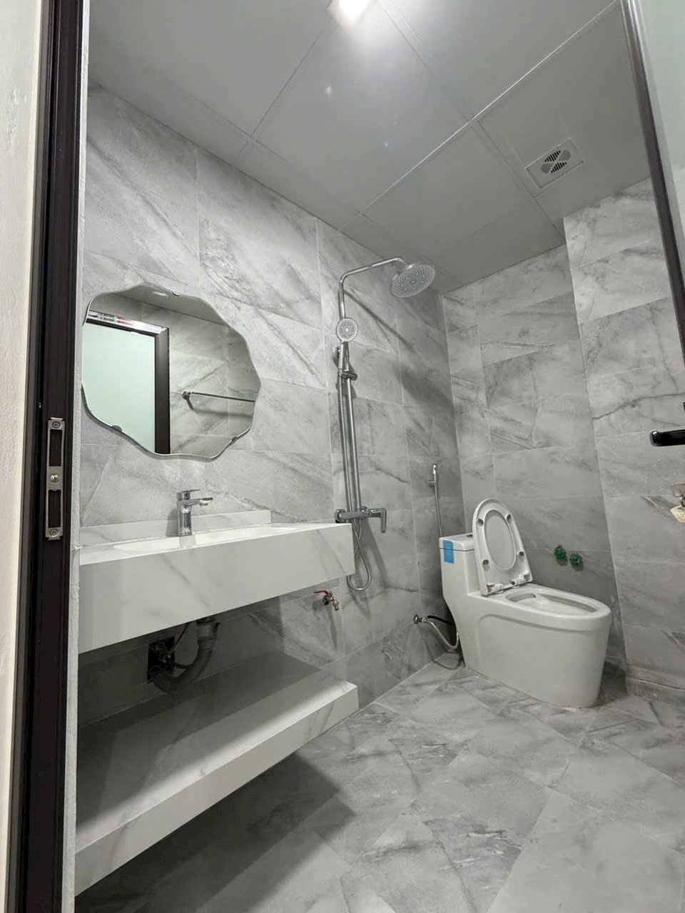 Nhà 3 tầng mới cứng Lê Viết Hưng Ngọc Châu ngõ thông giá 2.1xx tỷ-3