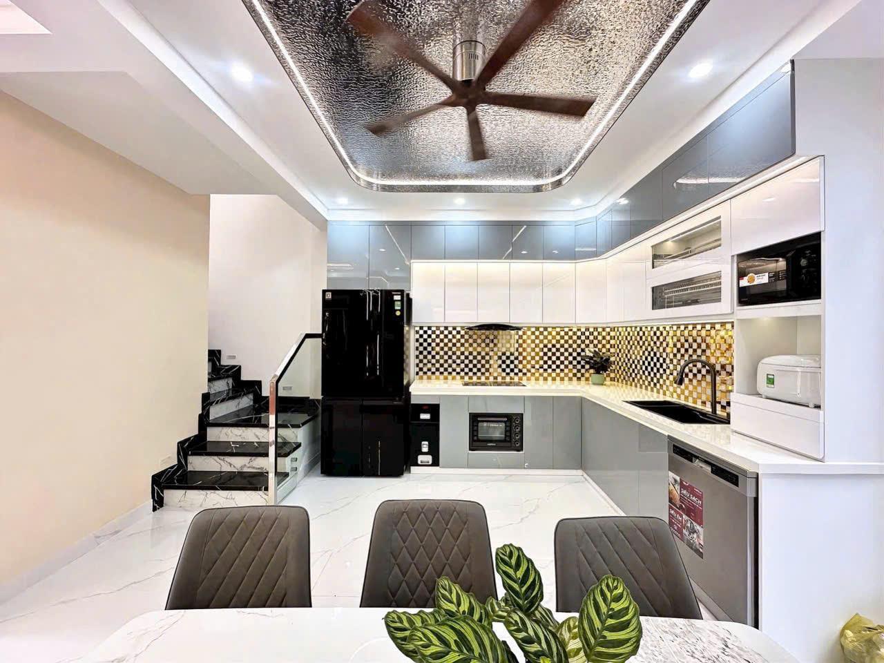 Nhà kiến trúc sư thiết kế, cạnh Phú Mỹ Hưng, chỉ hơn 9 tỷ