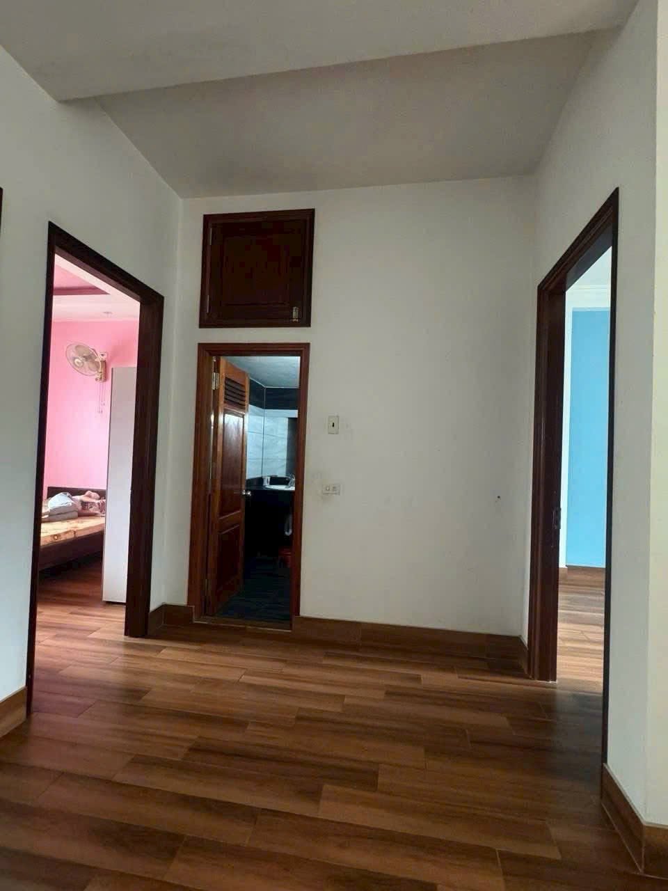 Cho thuê căn biệt thự mini 2 tầng mặt phố khu Hải Tân, TP Hải Dương, 128m2, 4 ngủ, sân cổng, giá tố