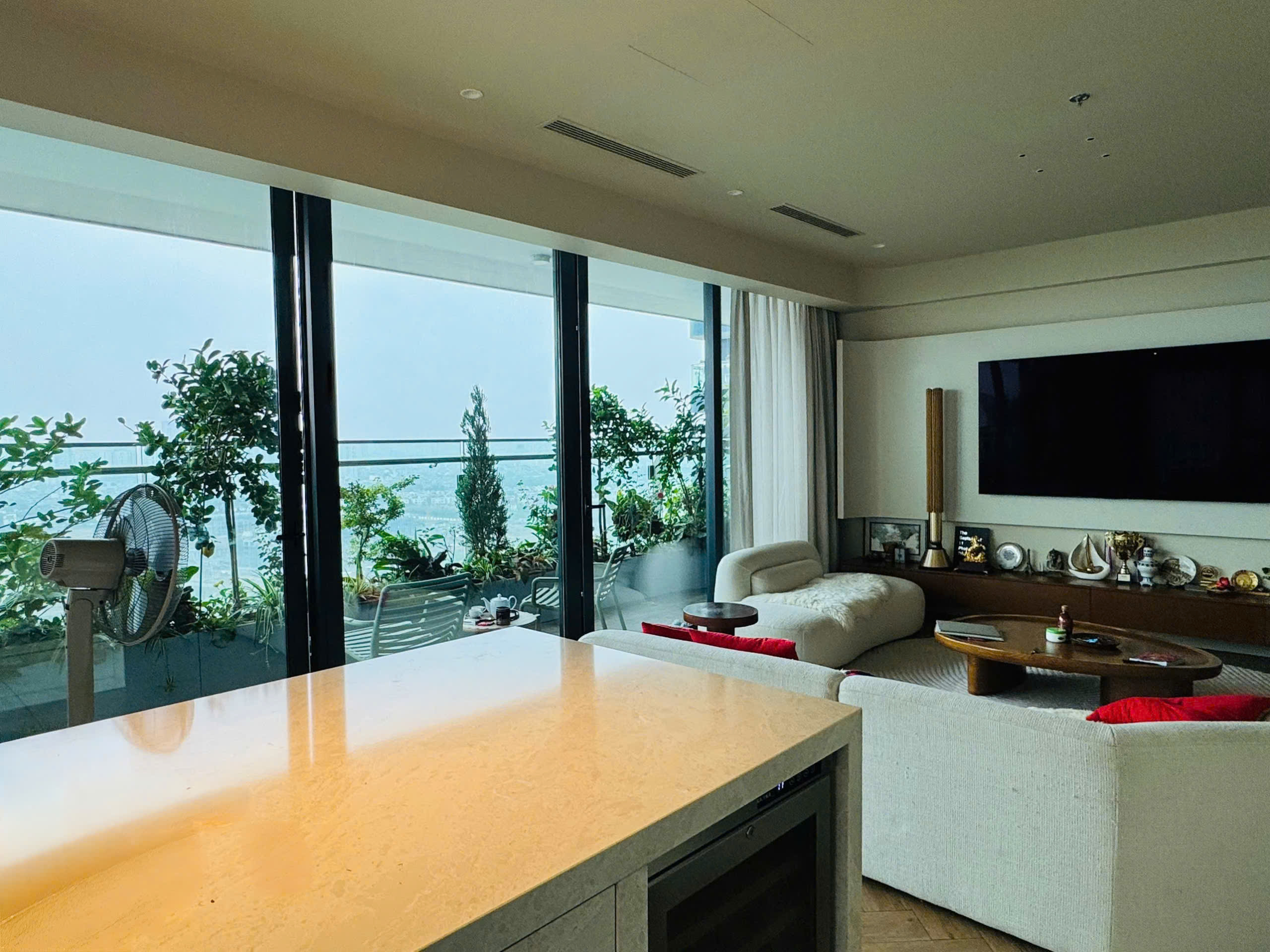 Bán căn hộ 3PN Sunshine Golden River, tầng cao, view công viên 65ha, full NT đẹp - 28 tỷ