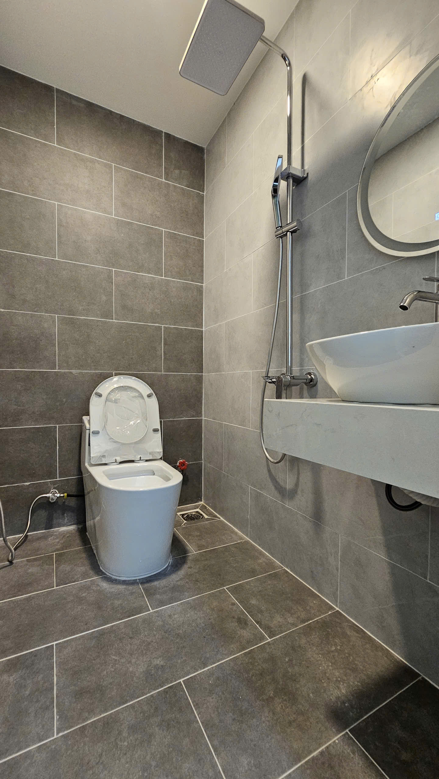 Sát mặt tiền trung tâm Q7
Ngang 4 dài 13.3
Đúc xây dựng mới-4