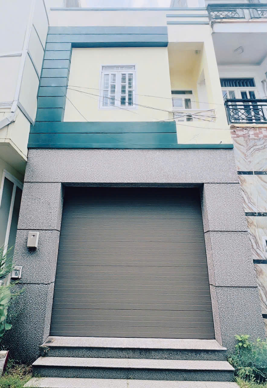 Nhà phố 2 tầng, hàng xóm Vạn Phúc - 55m2 – Nhỉnh 6 tỷ - Đường 6m – Ôtô dậu trước nhà