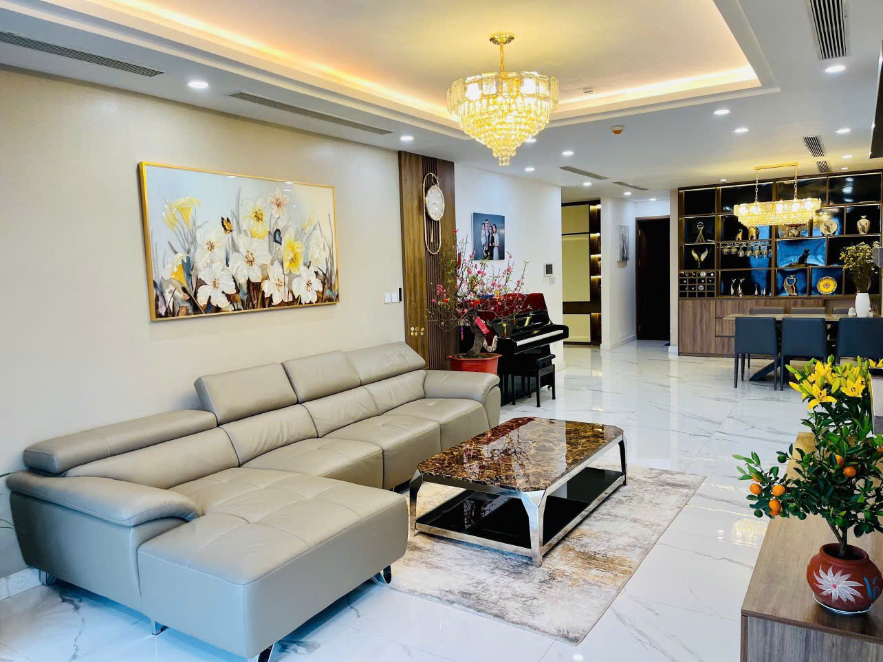 Sunshine Center 16A Phạm Hùng, dt160m2 3PN ,để lại full nội thất. Đang có dòng tiền cho thuê 30M/tháng