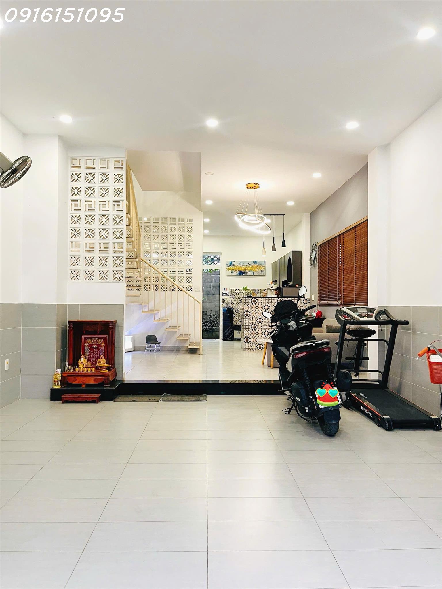 Cho thuê nhà nguyên căn, 1 trệt 2 lầu 1 sân thượng 80m2
