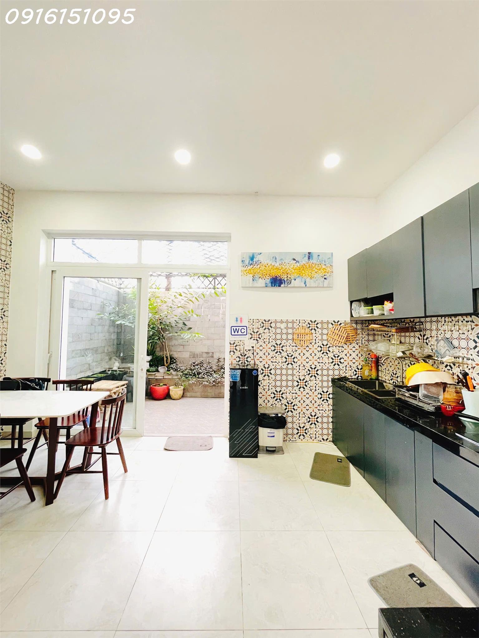 Cho thuê nhà nguyên căn, 1 trệt 2 lầu 1 sân thượng 80m2-3