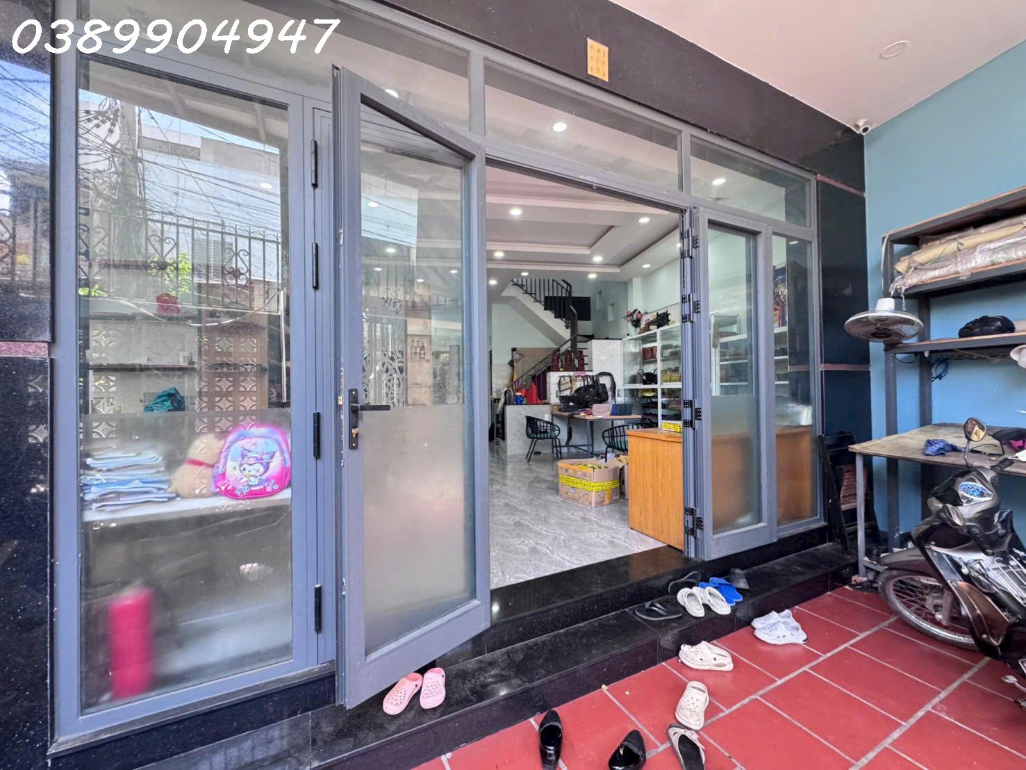 BÁN GẤP NHÀ LÔ GÓC 3 TẦNG 1 TUM MẶT TIỀN KINH DOANH SÁT ĐƯỜNG PHÙNG THẾ TÀI NHA TRANG – DIỆN TÍCH 86M² ĐÃ HOÀN CÔNG – ĐANG CÓ DÒNG TIỀN 12 TRIỆU GIÁ 6.5 TỶ