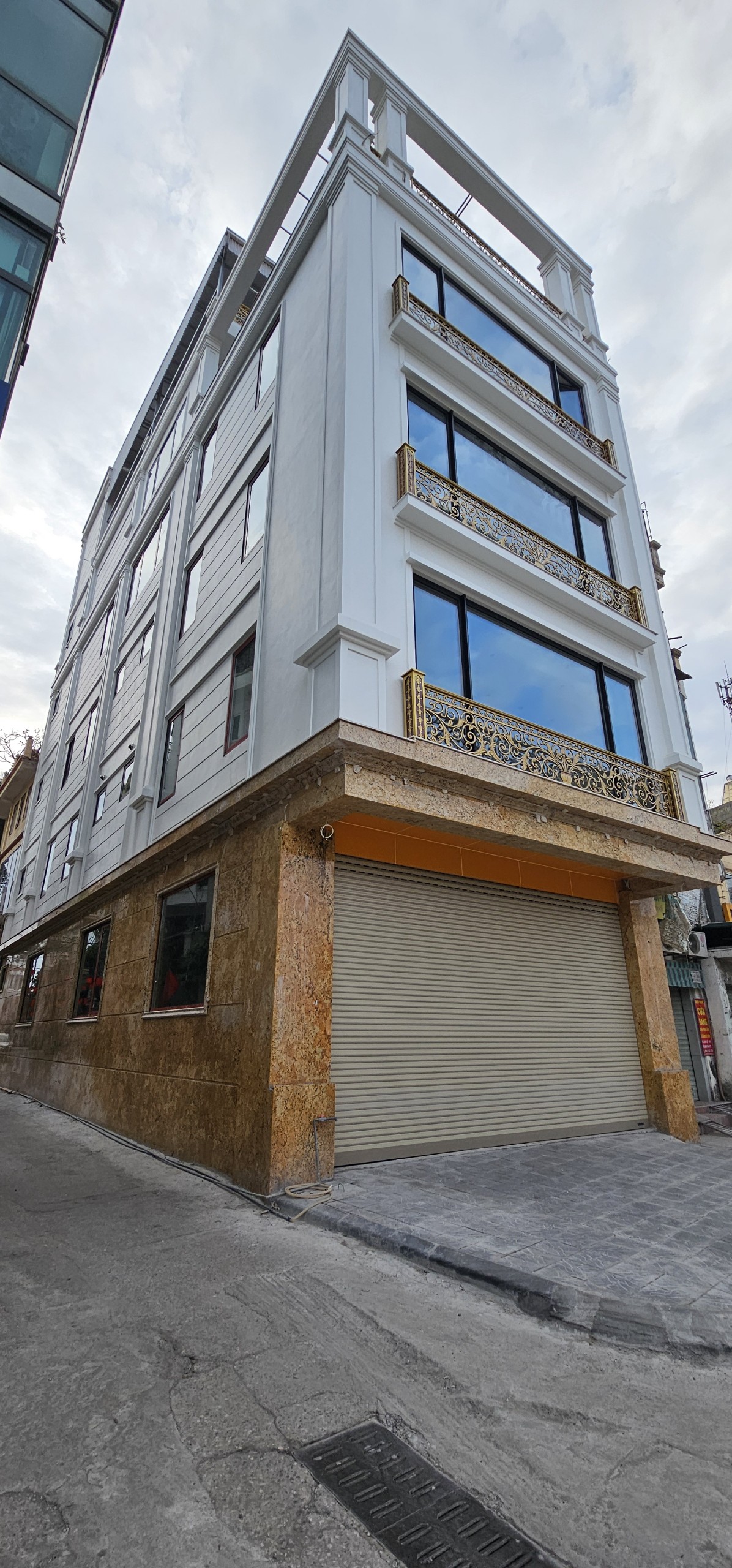 Cho thuê nhà, 90m2_ 5T; Quang Trung, Thợ Nhuộm, Trần Quốc Toản -28 tr