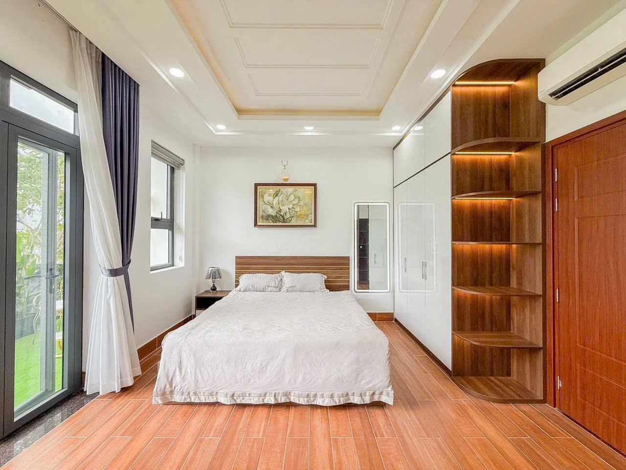 Nhà đẹp tân cổ điển, có thang máy, 4 tầng lung linh, khu cán bộ ở đông-3