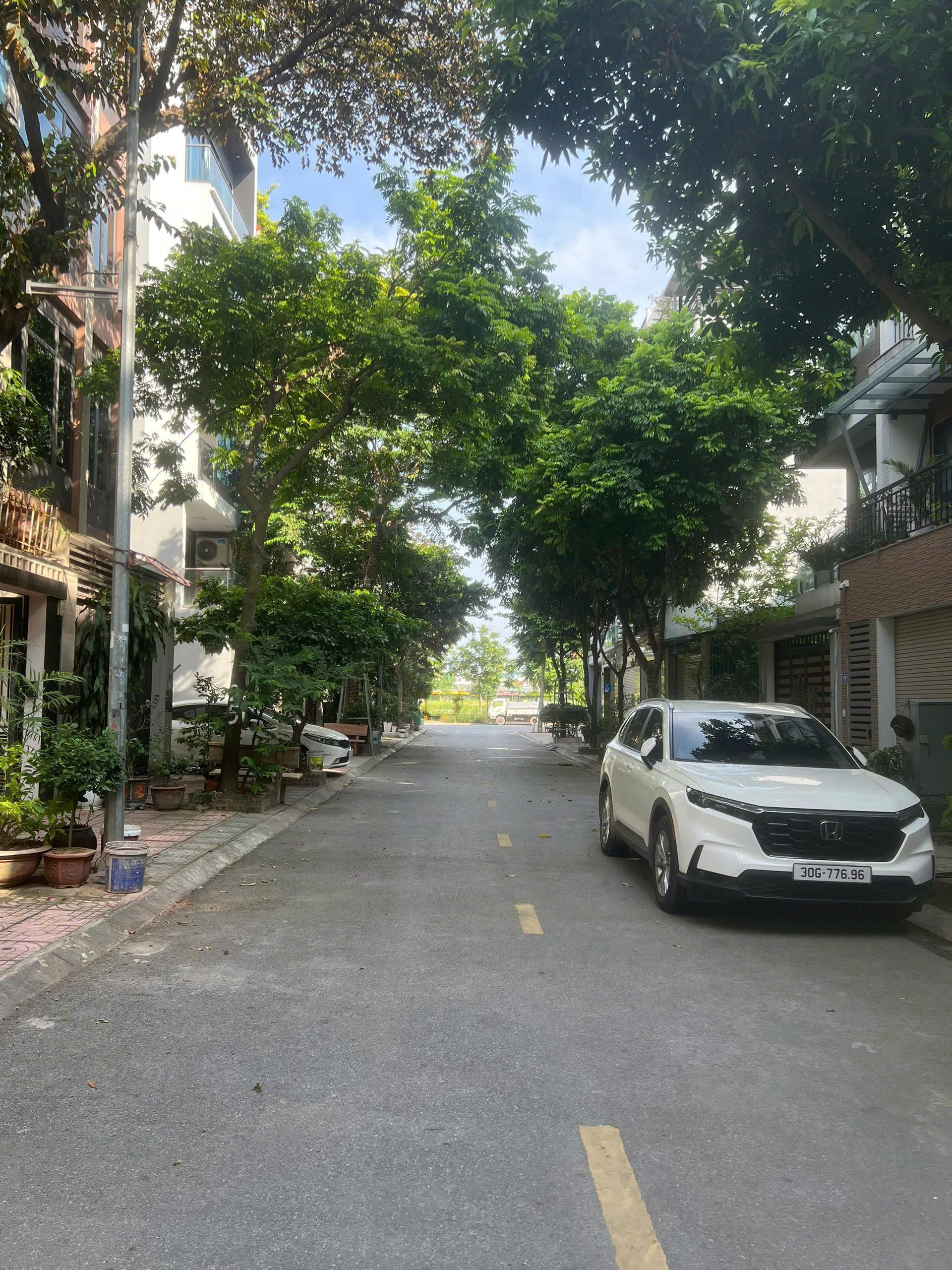 BÁN NHÀ CHÍNH CHỦ KIM QUAN THƯỢNG – 75M², 4 TẦNG, GARAGE Ô TÔ, VỊ TRÍ ĐẸP LONG BIÊN