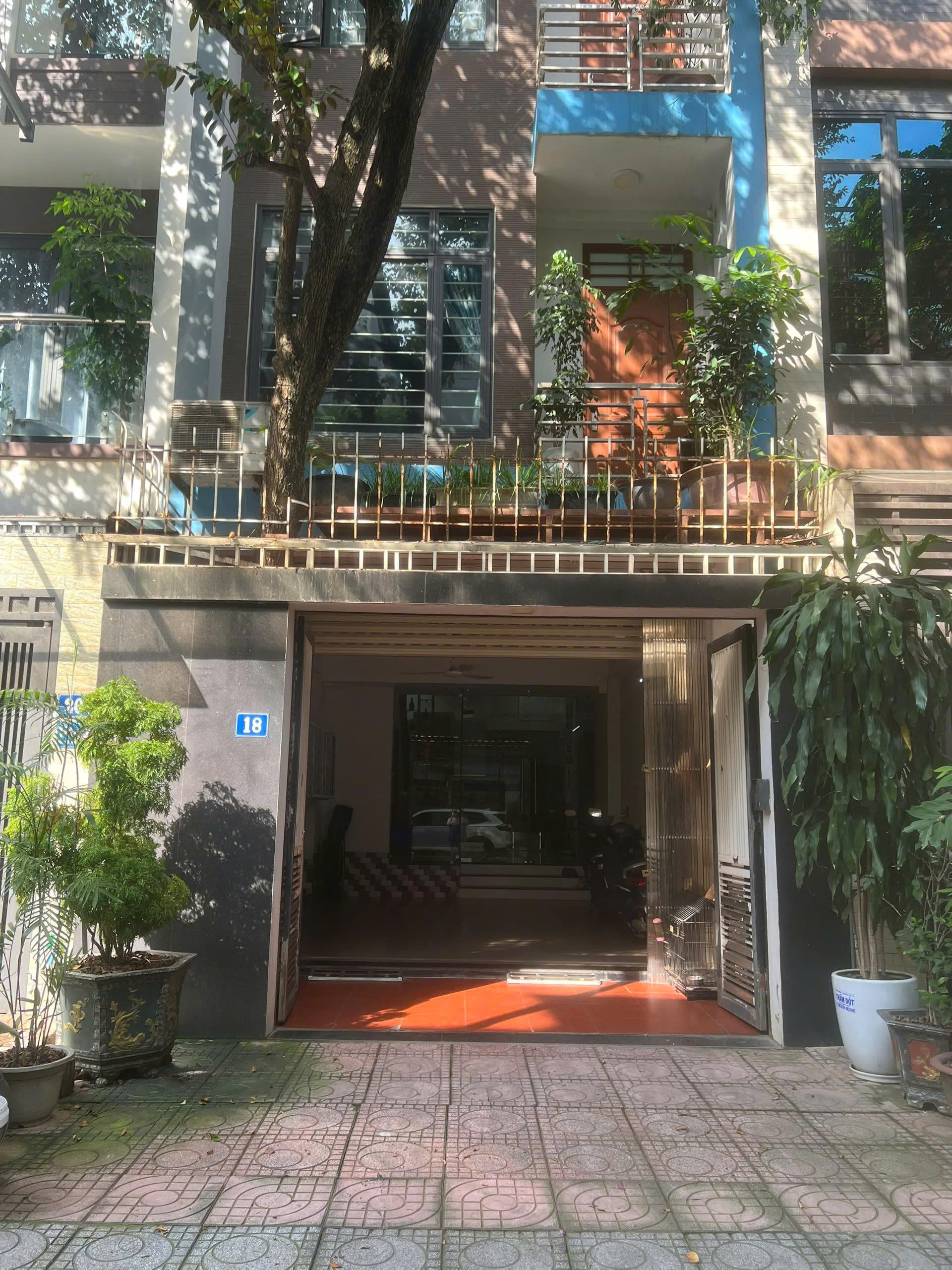 BÁN NHÀ CHÍNH CHỦ KIM QUAN THƯỢNG – 75M², 4 TẦNG, GARAGE Ô TÔ, VỊ TRÍ ĐẸP LONG BIÊN