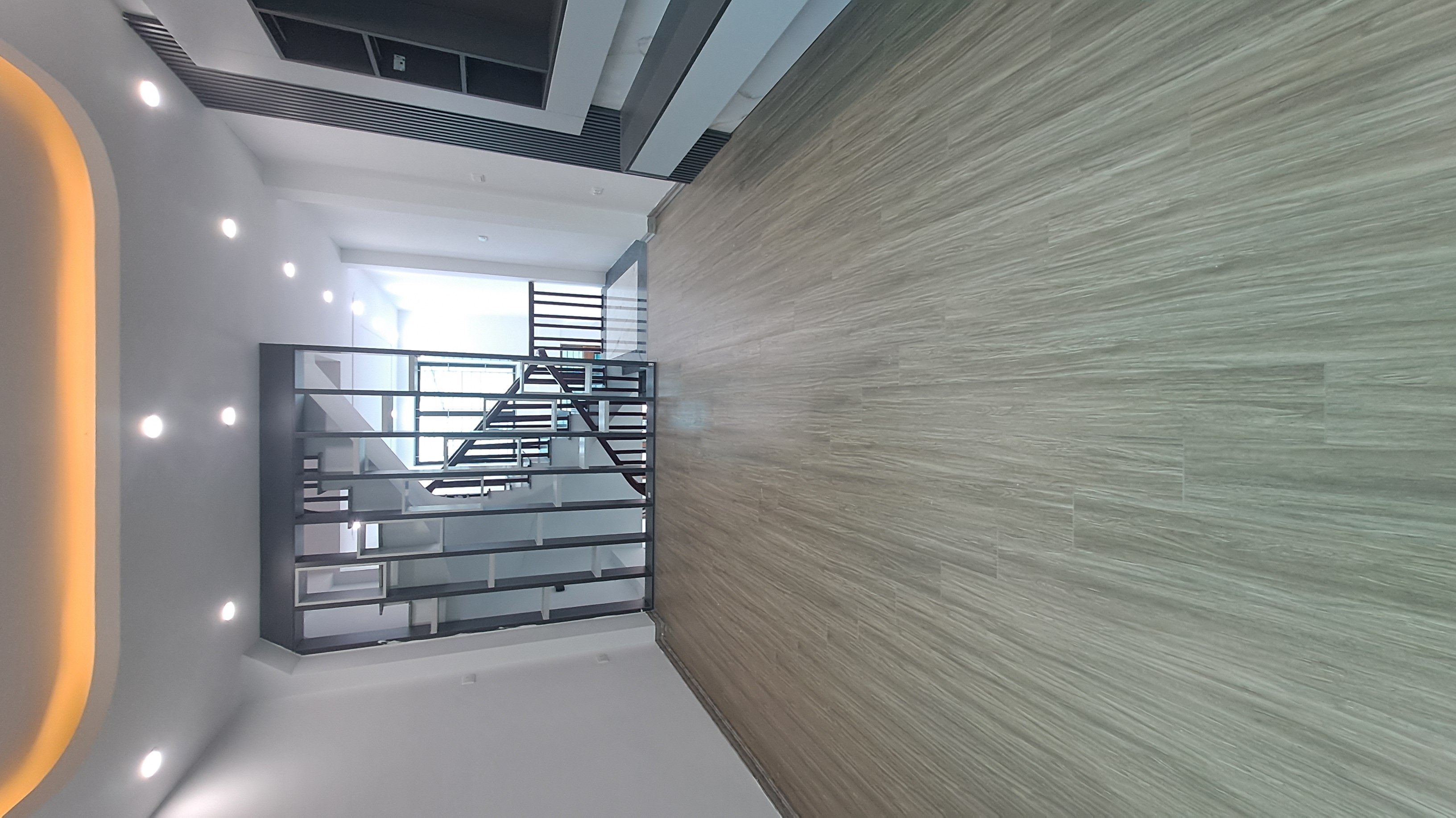 Bán nhà Vĩnh Trung, 43m² x 5 tầng, ô tô vào nhà, giá 5 tỷ.