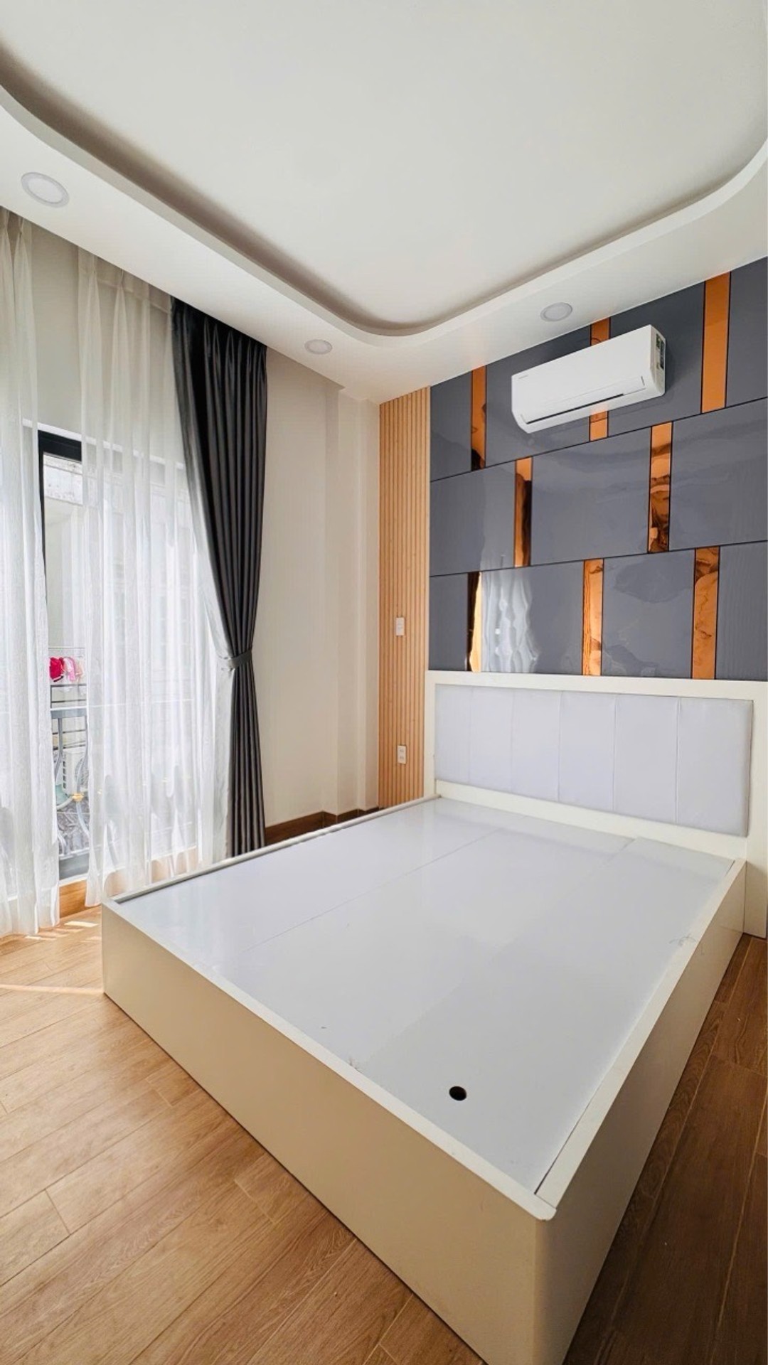 TÂN PHÚ GẦN ĐẦM SEN,NHÀ MỚI VÀO Ở NGAY, NGAY TÔ HIỆU, TRƯỜNG HIỆP TÂN - 4 TẦNG - 4.25 x 11M - NHỈNH 6 TỶ TL