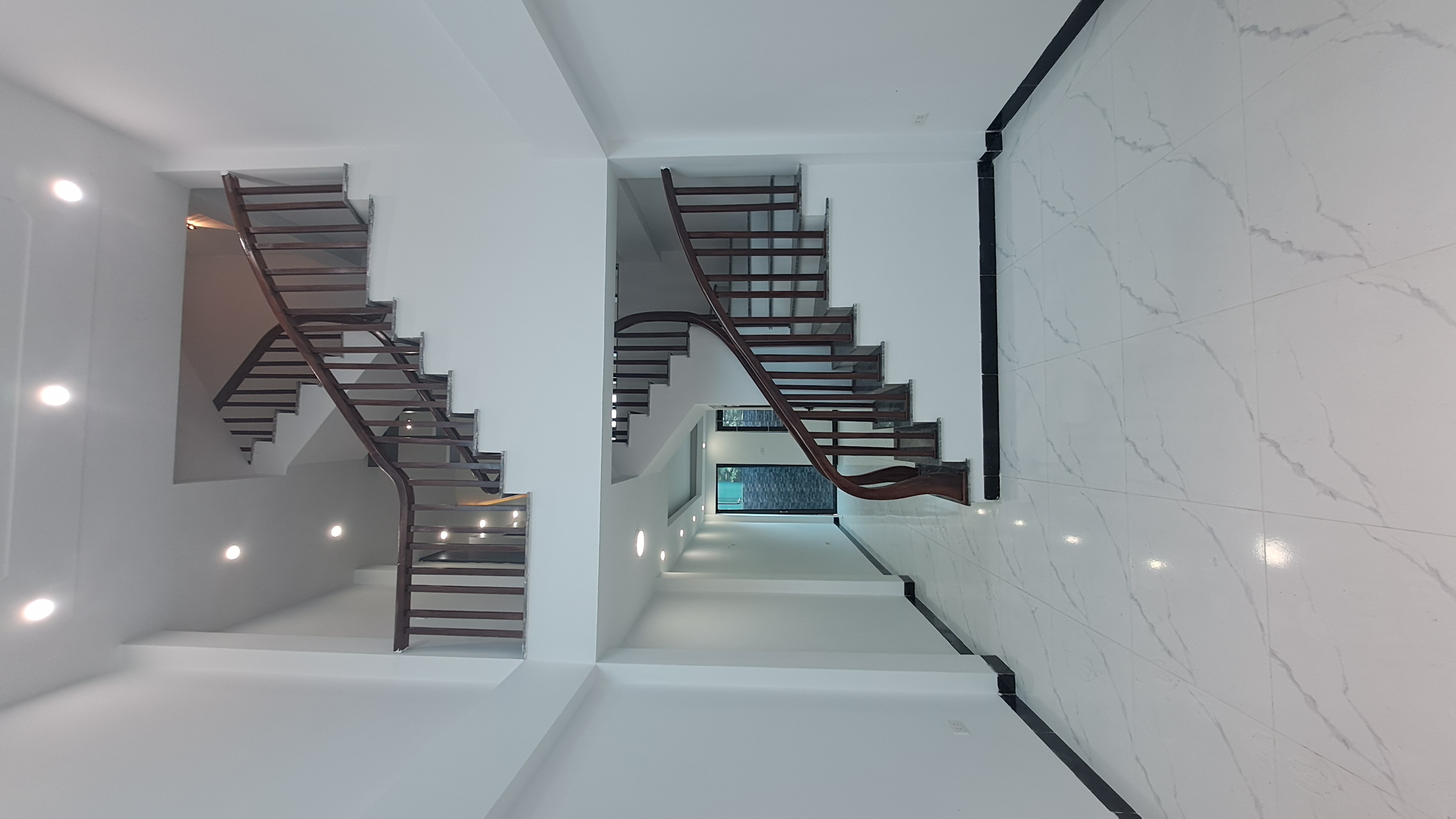 Bán nhà Vĩnh Trung, 43m² x 5 tầng, ô tô vào nhà, giá 5 tỷ