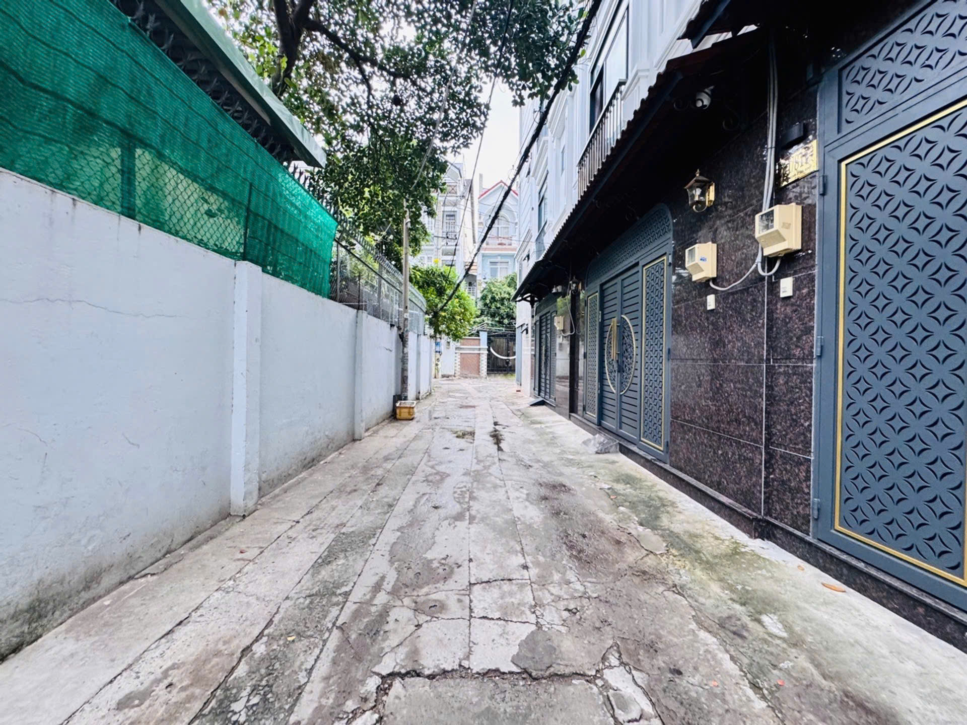 LÊ QUANG ĐỊNH  OTO 7 CHỖ VÀO NHÀ - LÊ QUANG ĐỊNH - P7 - BÌNH THẠNH
 13.6 tỏi