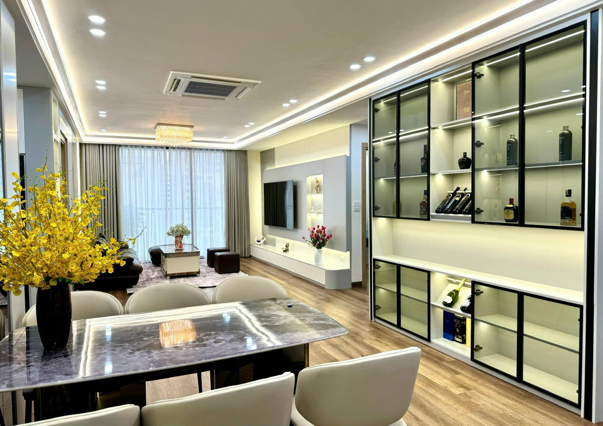 CHUNG CƯ NGOẠI GIAO ĐOÀN 130M 3PN FULL ĐẸP GIÁ ĐẦU TƯ