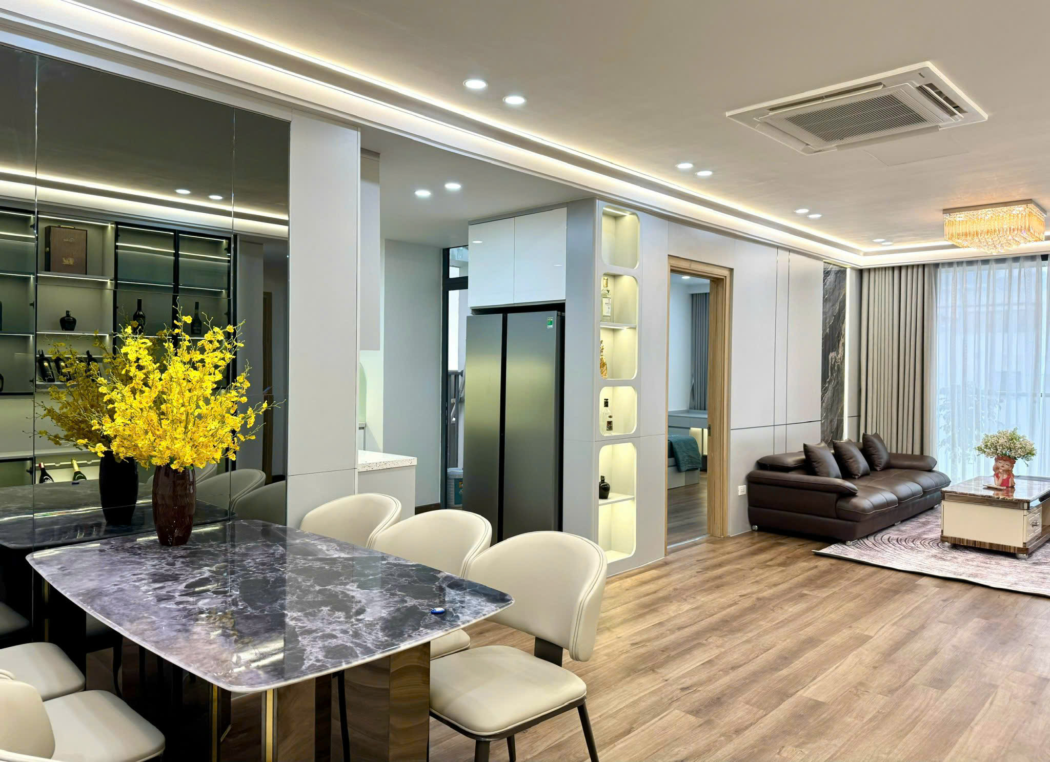 CHUNG CƯ NGOẠI GIAO ĐOÀN 130M 3PN FULL ĐẸP GIÁ ĐẦU TƯ
