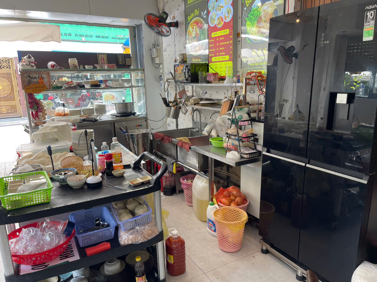 Gò Vấp ! QUÁN ĂN - CAFE ĐẸP LẮM FULL ĐỒ MỚI GIÁ TRỊ, SANG RẺ 179 tr ( đầu tư hơn 500 tr ) 
DTSD : 4,5m x 20m , MB góc 2 MT thuê rẻ : 9 tr , Tel : 0794567889 ( chính chủ )-3