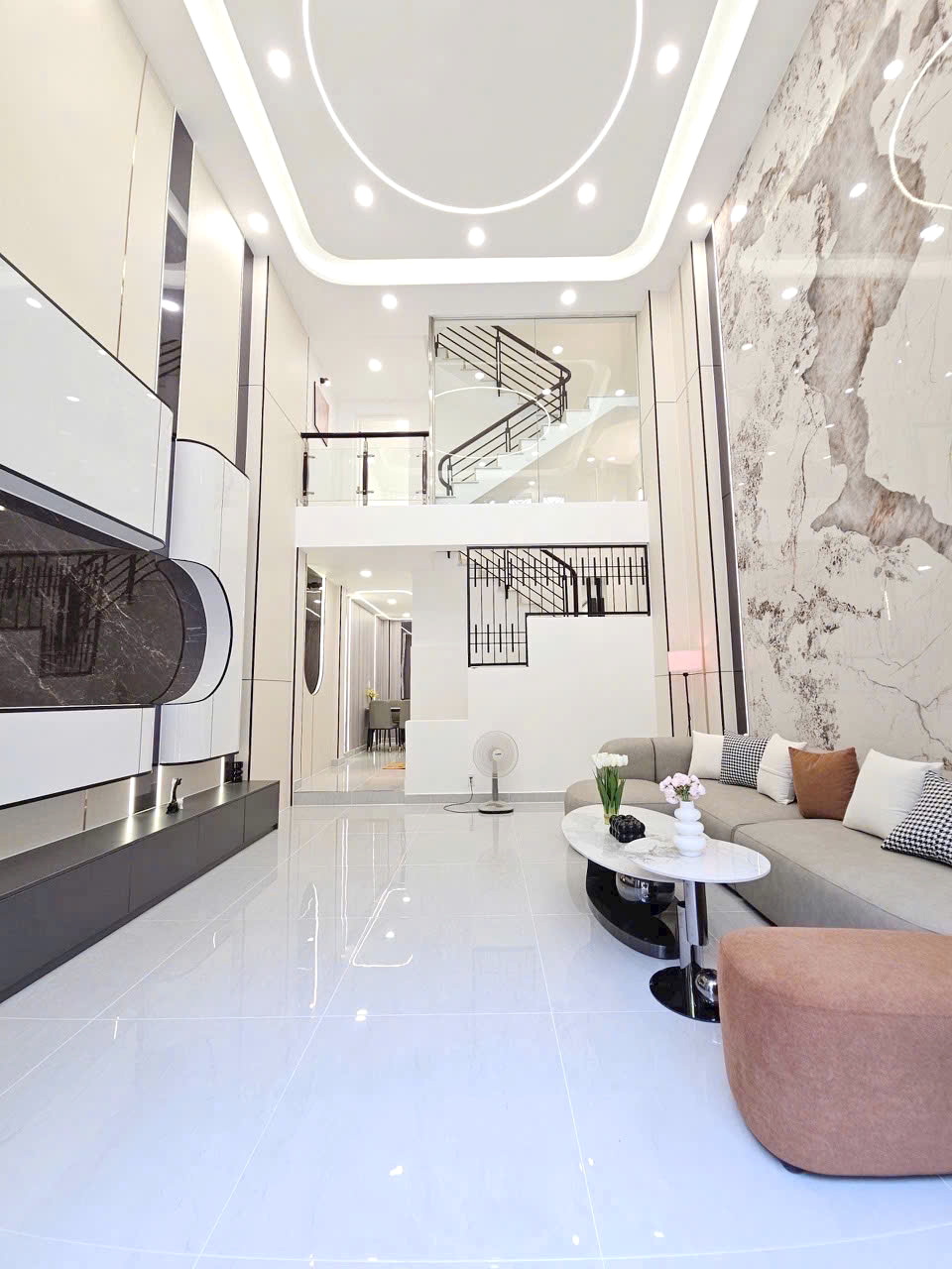 Nhà mới hẻm 287 Âu Dương Lân P2-Q8, Giá : 8,3 Tỷ (Bớt lộc)