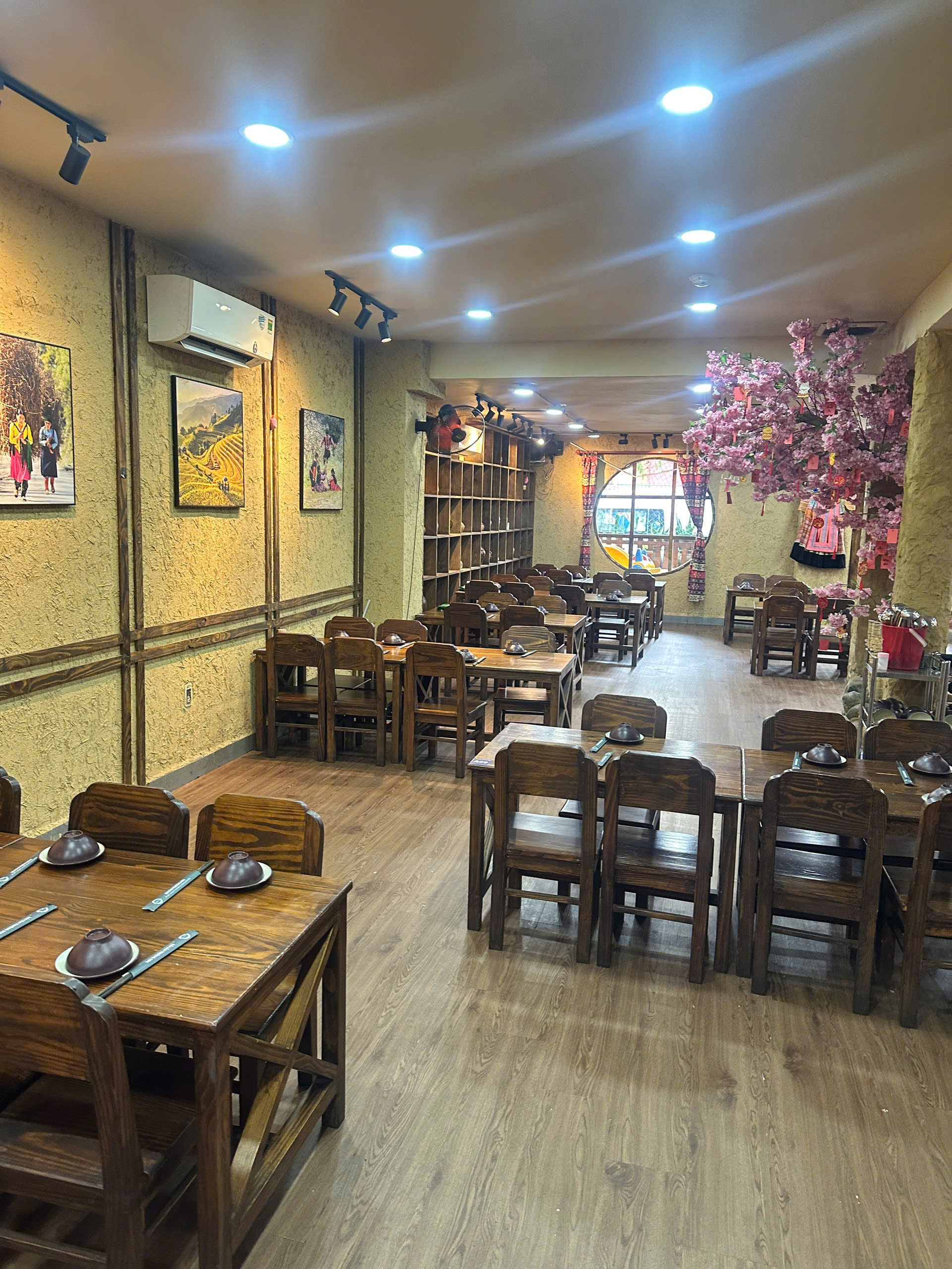 SANG NHƯỢNG QUÁN HẢI SẢN – MT TRƯỜNG SƠN, Q10-3