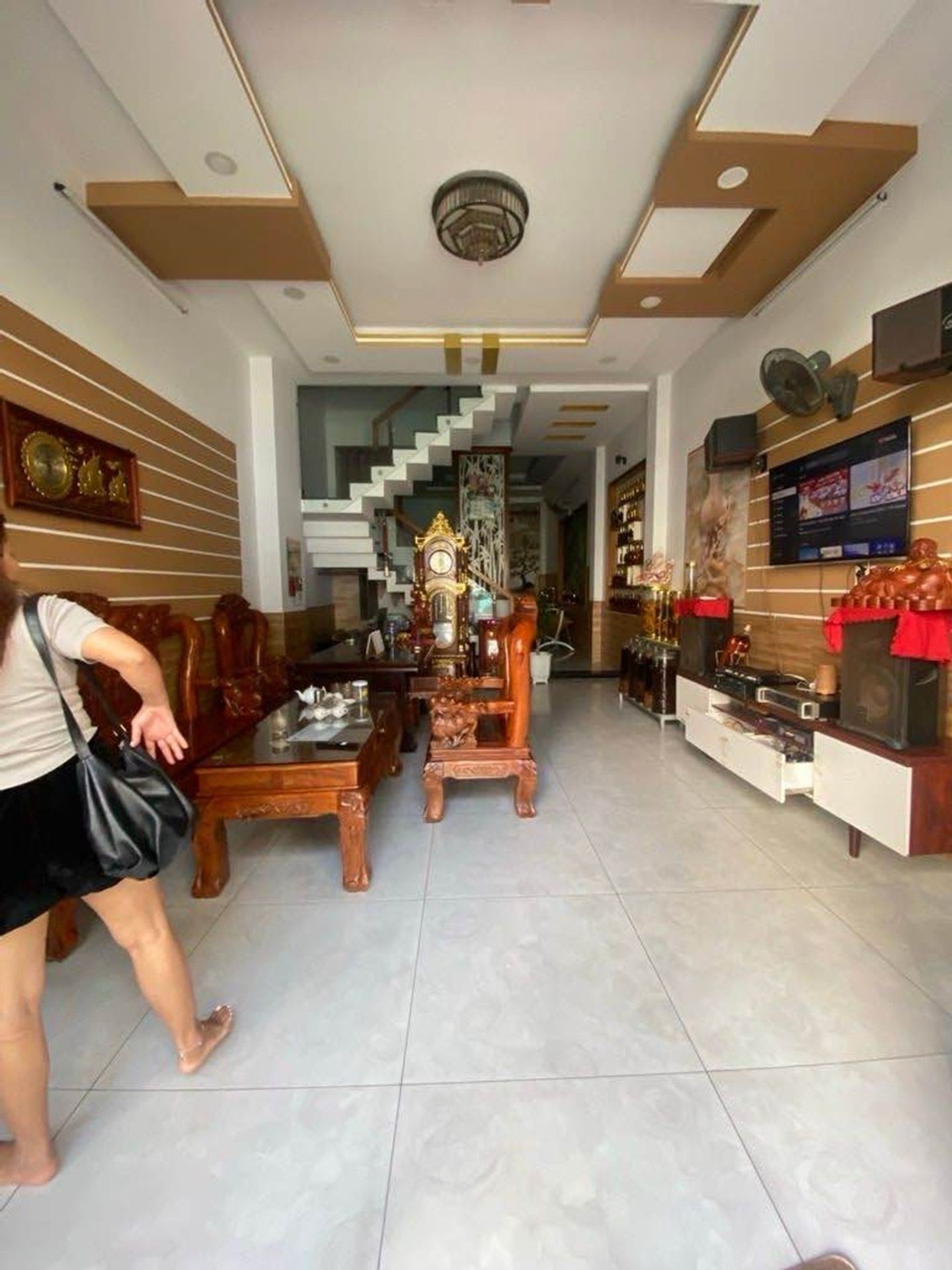 Lê Thị Riêng -  7.89 tỷ