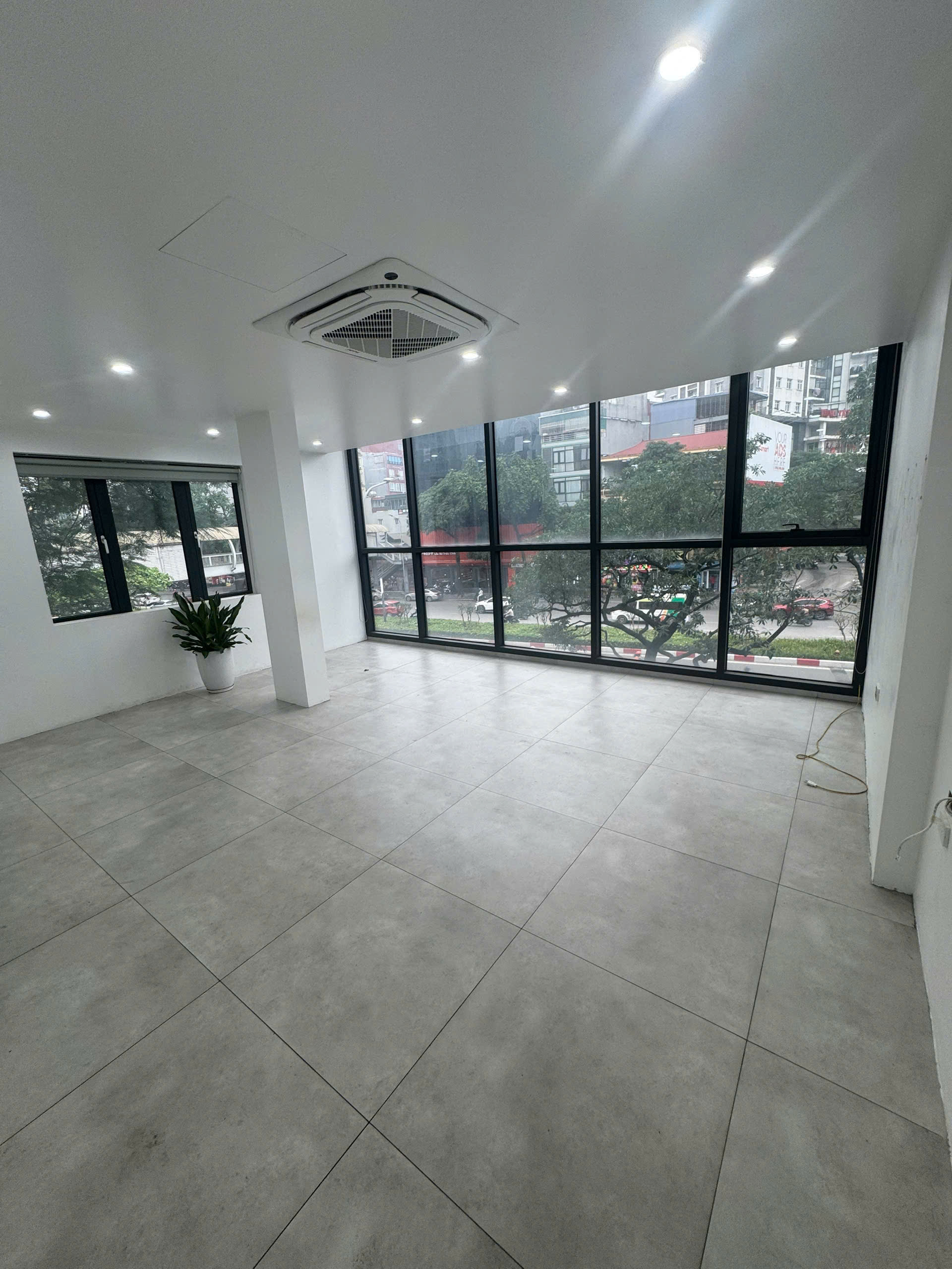 CHÍNH CHỦ CHO THUÊ TÒA NHÀ TẦNG 1 ĐẾN TẦNG 4 CÓ VỊ TRÍ ĐẸP TẠI TRẦN DUY HƯNG, PHƯỜNG YÊN HÒA, QUẬN CẦU GIẤY, HÀ NỘI-3