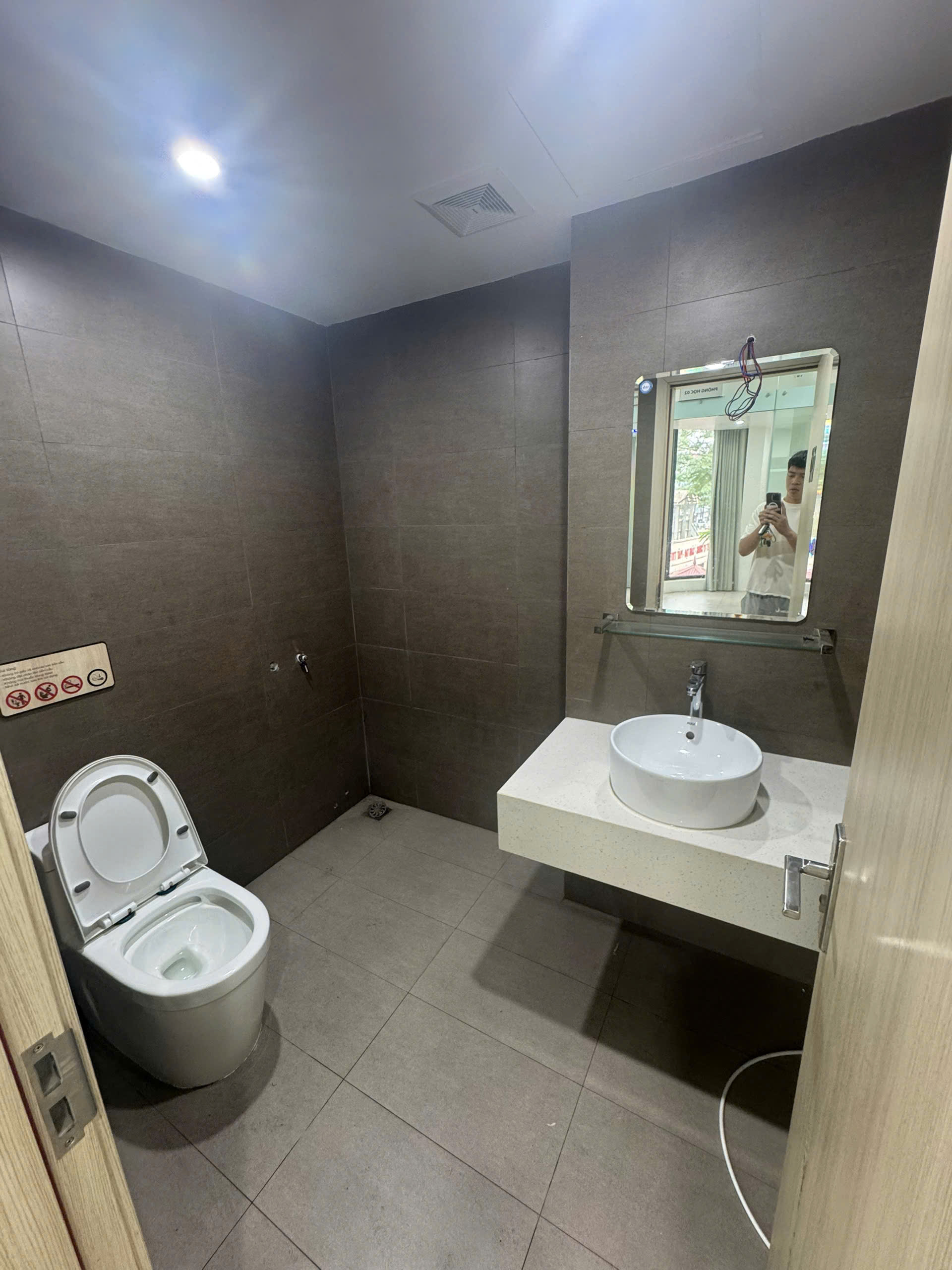 CHÍNH CHỦ CHO THUÊ TÒA NHÀ TẦNG 1 ĐẾN TẦNG 4 CÓ VỊ TRÍ ĐẸP TẠI TRẦN DUY HƯNG, PHƯỜNG YÊN HÒA, QUẬN CẦU GIẤY, HÀ NỘI-4