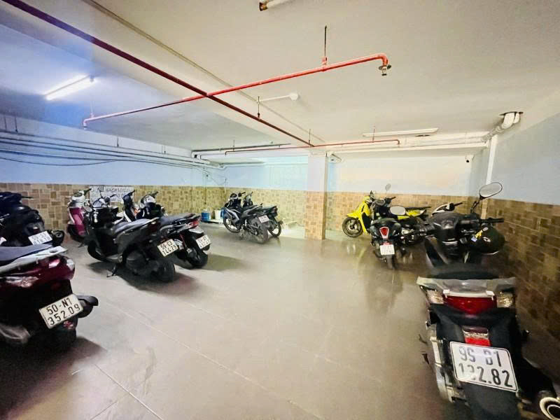 Bán nhà Mặt tiền hẻm 10m Lê Văn Quới, gần Phan Anh, 8x20m, 7 Tầng, 16 PN, chỉ  27,8 Tỷ.