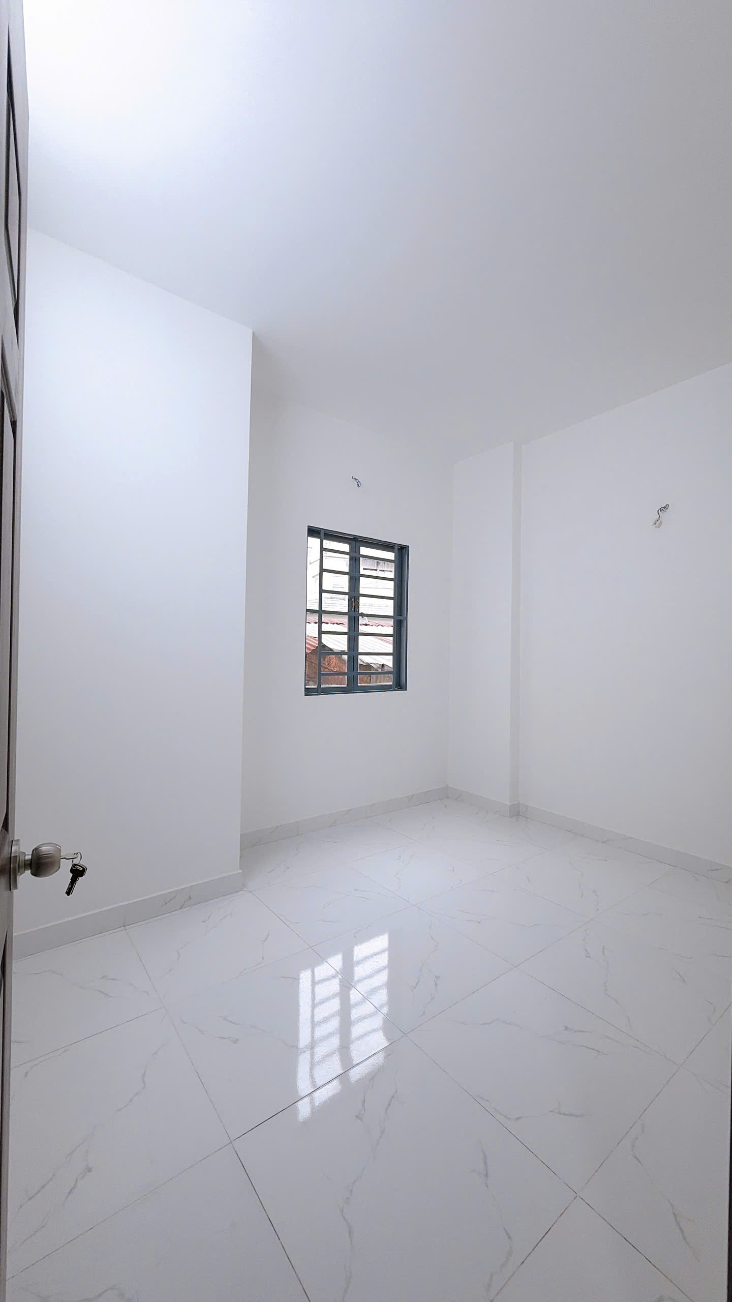 Sát mặt tiền trung tâm Q4 kế Q1
NGANG BỀ THẾ 5 DÀI 8 
ĐÚC BÊ TÔNG XÂY MỚI-4