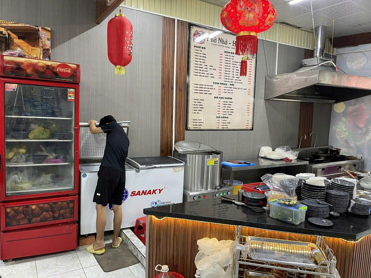 Bình Dương ! SANG RẺ QUÁN PHỞ – QUÁN BÚN BÒ , SANG CHỈ : 329 tr ( Đầu tư 600 tr ) Liên hệ: 0924957666   ( chính chủ )-4
