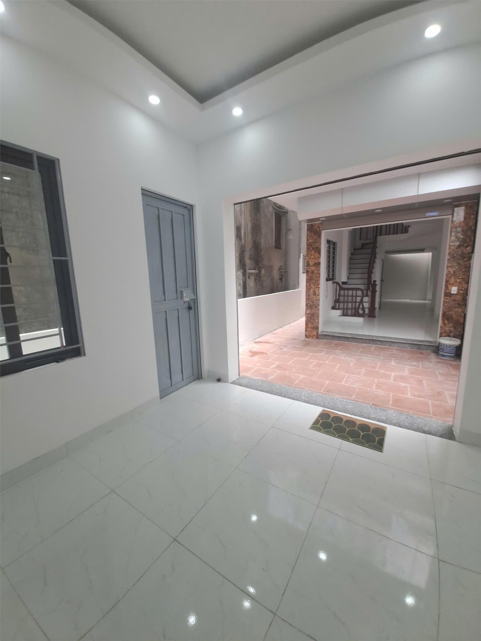Bán nhà Ngọc Hồi - Hoàng Liệt, 40m² x 4,5 tầng, cả sân 57m²,  7,4 tỷ