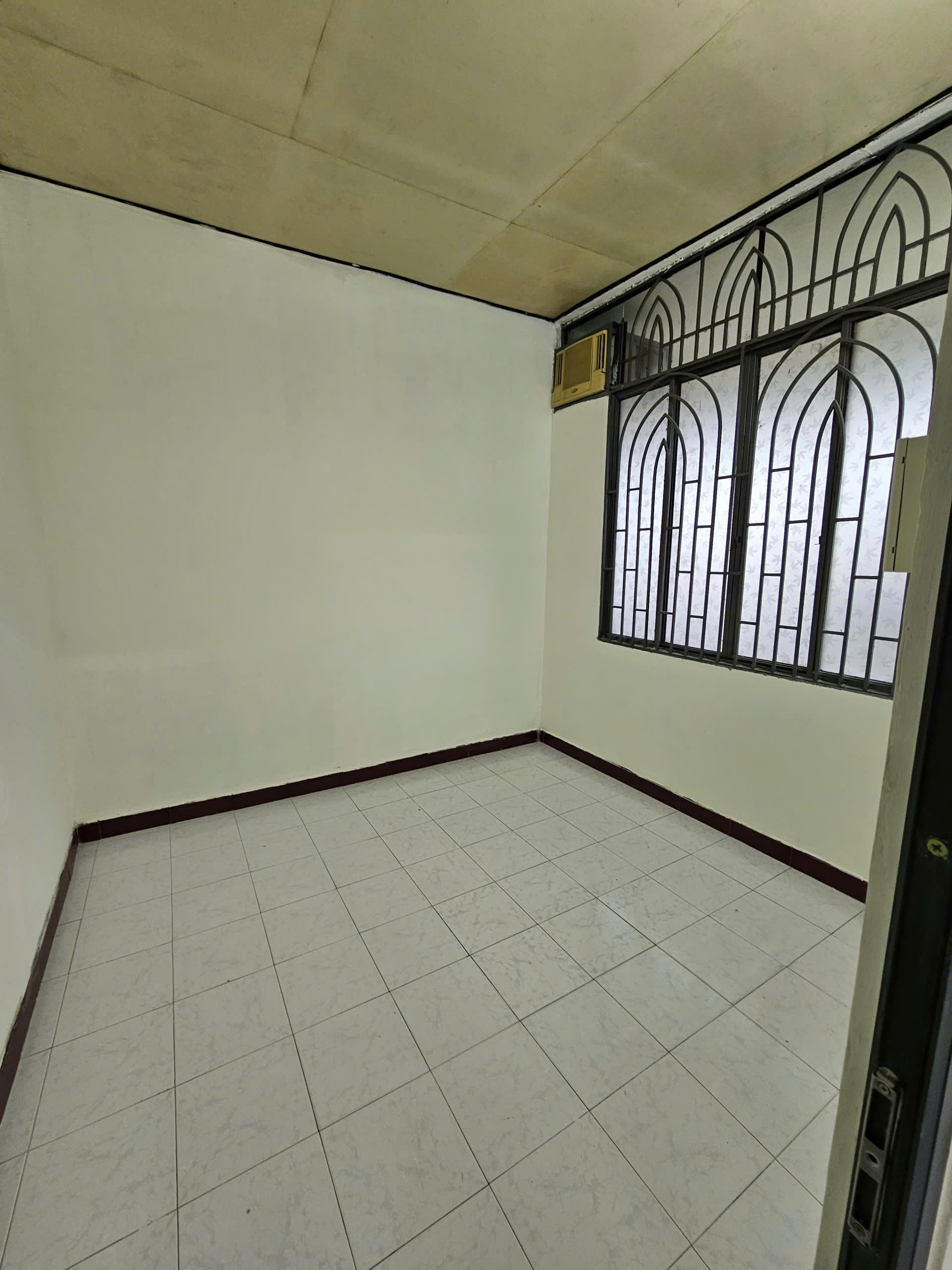 Cần bán căn hộ tại đường Trần Bình Trọng, Quận 5, TP. Hồ Chí Minh.