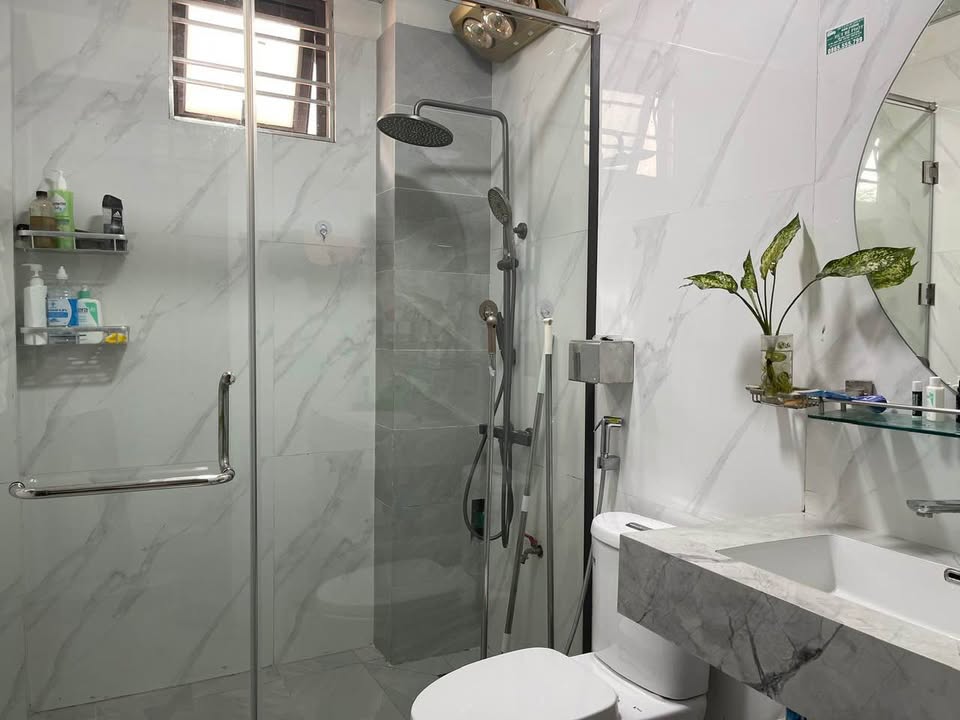 Bán nhà 3 tầng mặt phố Bình Lộc, ph Tân Bình, TP HD, 65m2, 3 ngủ, gara oto, gần chợ, 4.5x tỷ