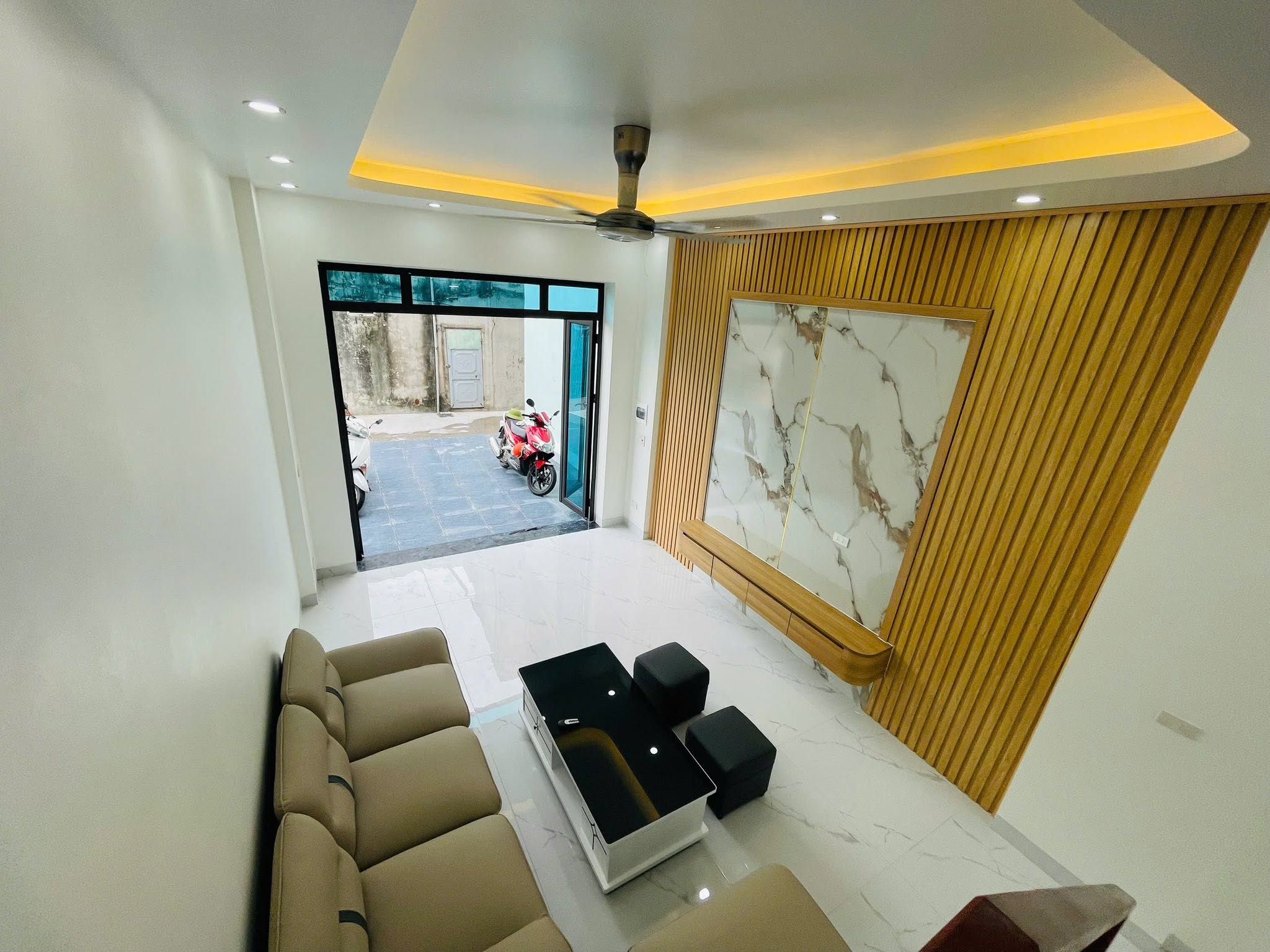 Bán nhà ngõ phố Trương Hán Siêu, ph Nhị Châu, TP HD, 67.5m2, mt 4m, 3 tầng, 3 ngủ, 1.98 tỷ