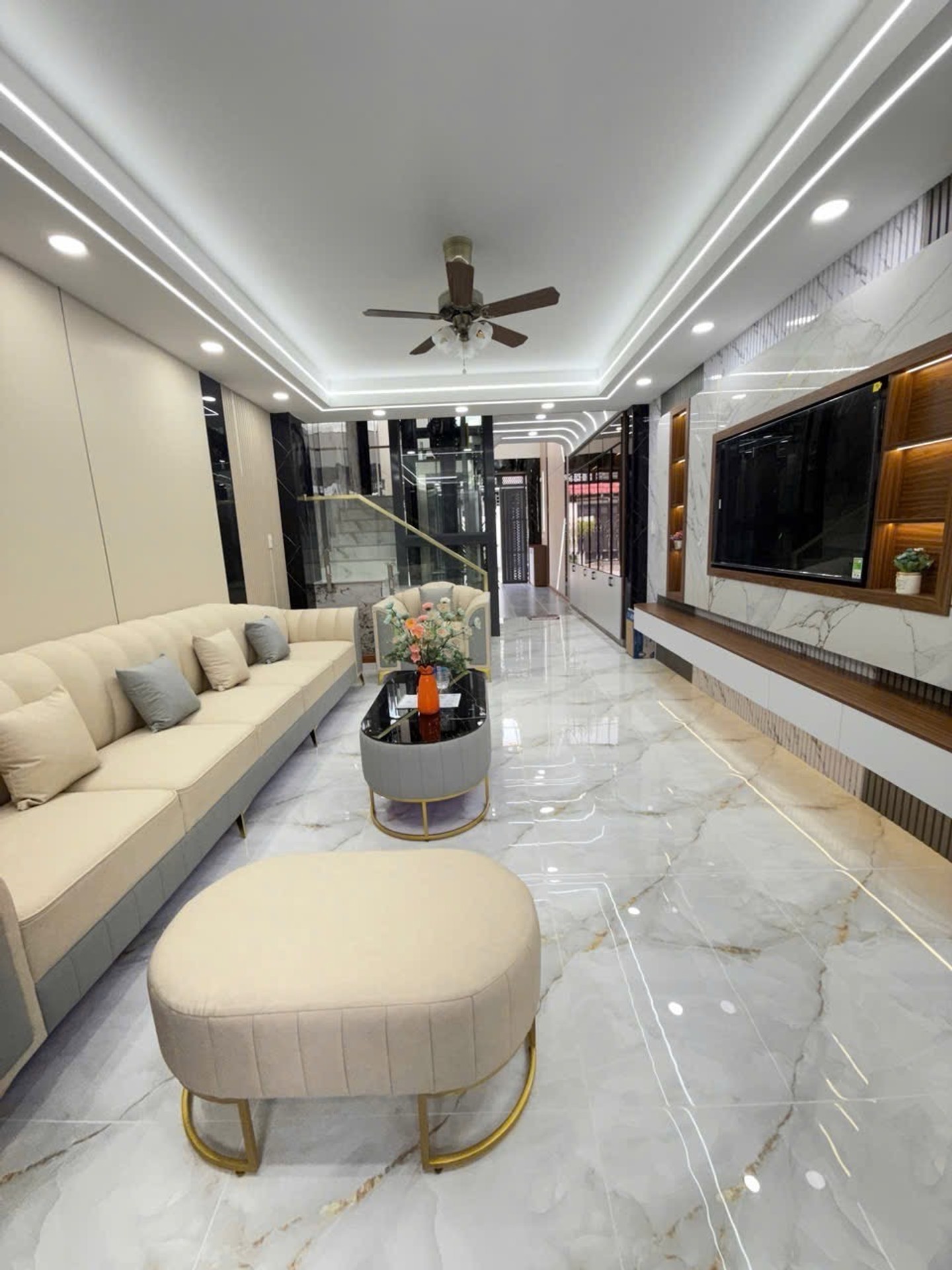 🏡 SIÊU PHẨM HAI MẶT TIỀN TRƯỚC SAU MỚI ĐẸP THANG MÁY XỊN SÒ - XE HƠI NGỦ TRONG NHÀ - 4x20m - 5 TẦNG - NGAY THẠNH LỘC 37 - GIÁ 8.3 TỶ BL 🌹