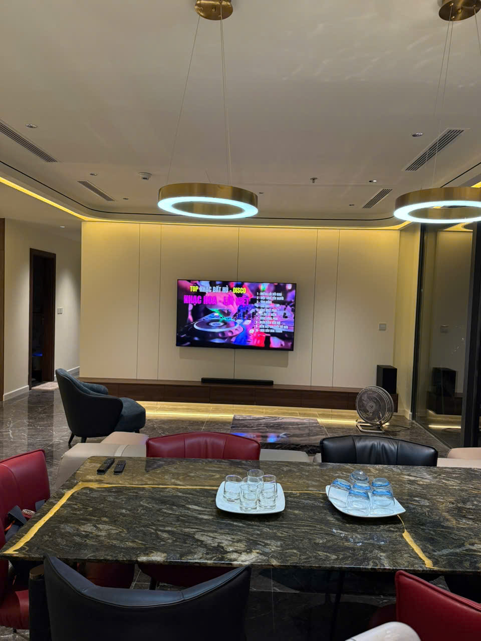 CHO THUÊ 3PN SUNSHINE GOLDEN RIVER – 141M²  VIEW CÔNG VIÊN  FULL NỘI THẤT  45 TRIỆU/THÁNG-3