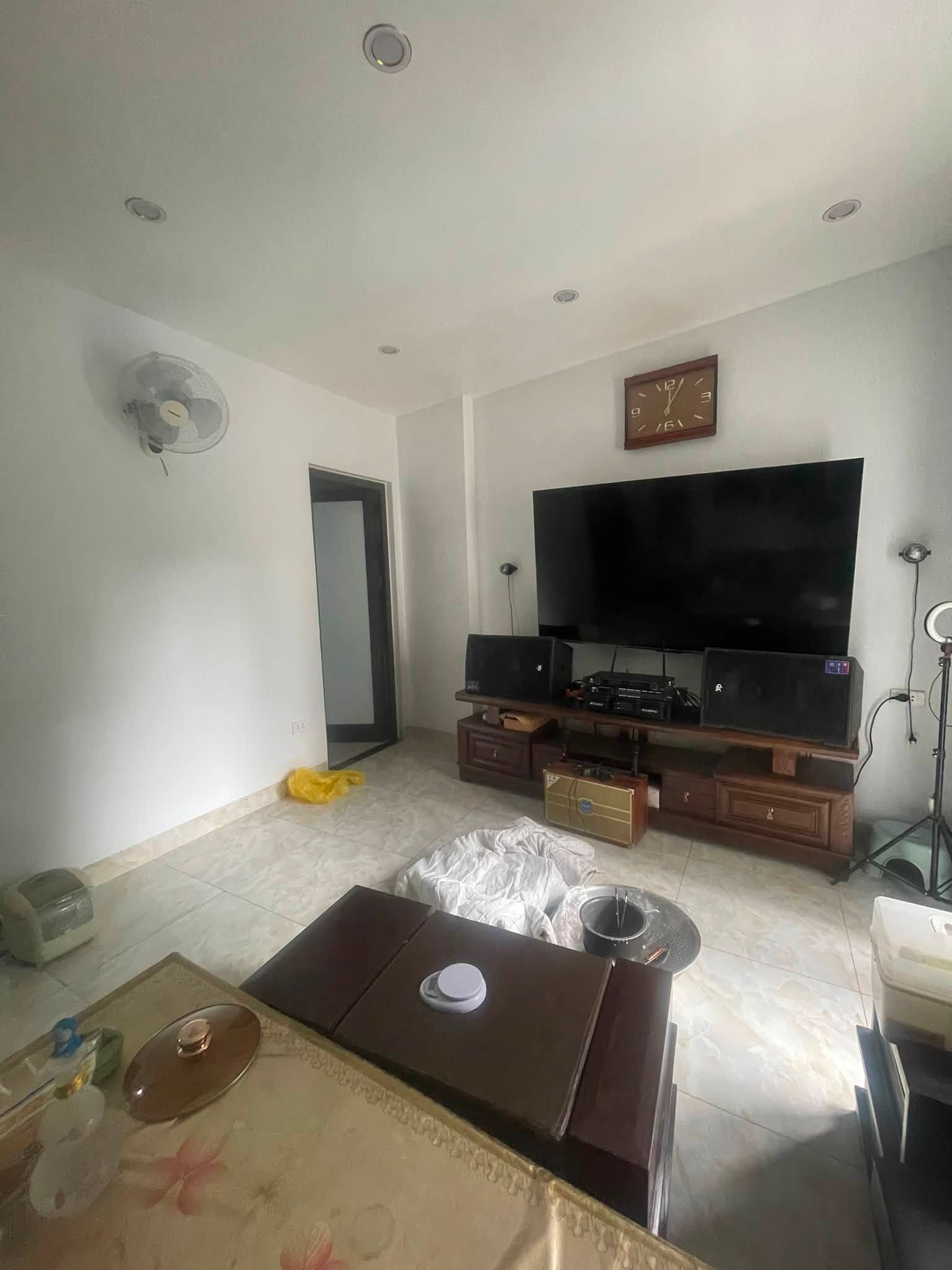 Bán nhà mặt phố Bát Đàn, 90m2, 4 tầng, mặt tiền 3.3m, 54.5 tỉ, dòng tiền 130 tr/th