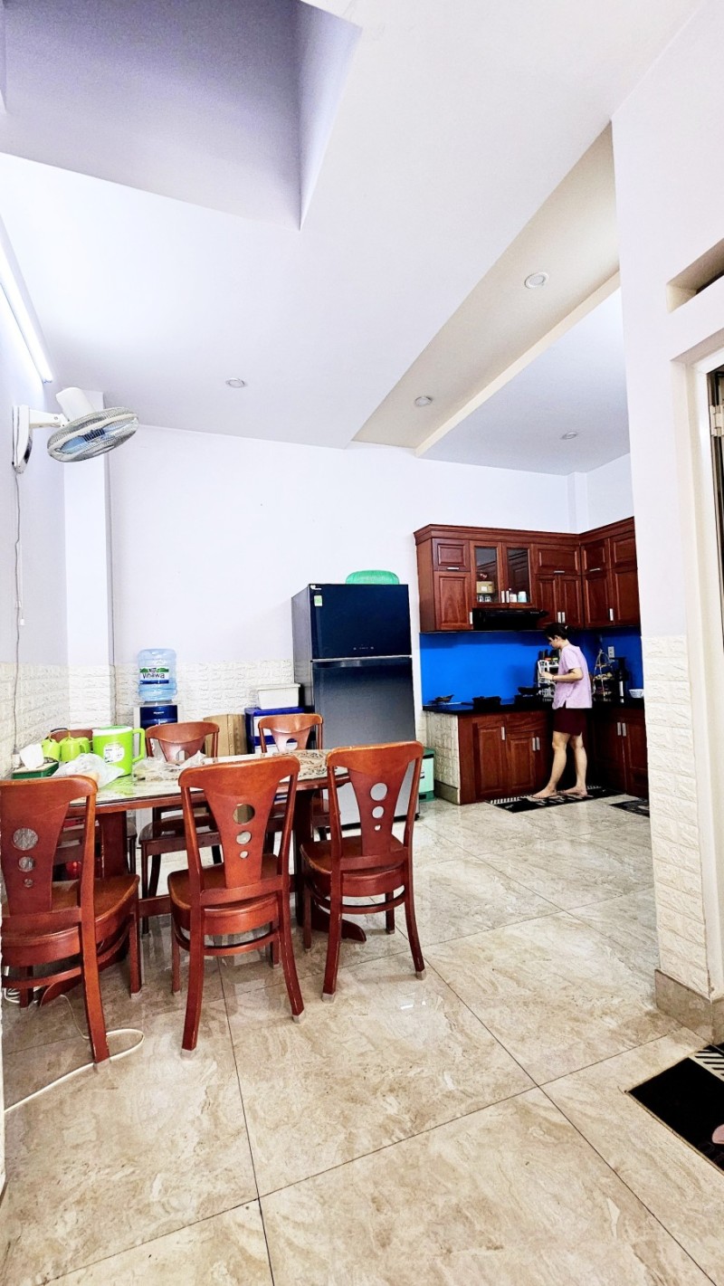 Bán nhà 4 tầng Đường số 7, Tam Bình, Thủ Đức, TP HCM. DT 82m2, sổ hồng riêng, giá 7.68 tỷ.