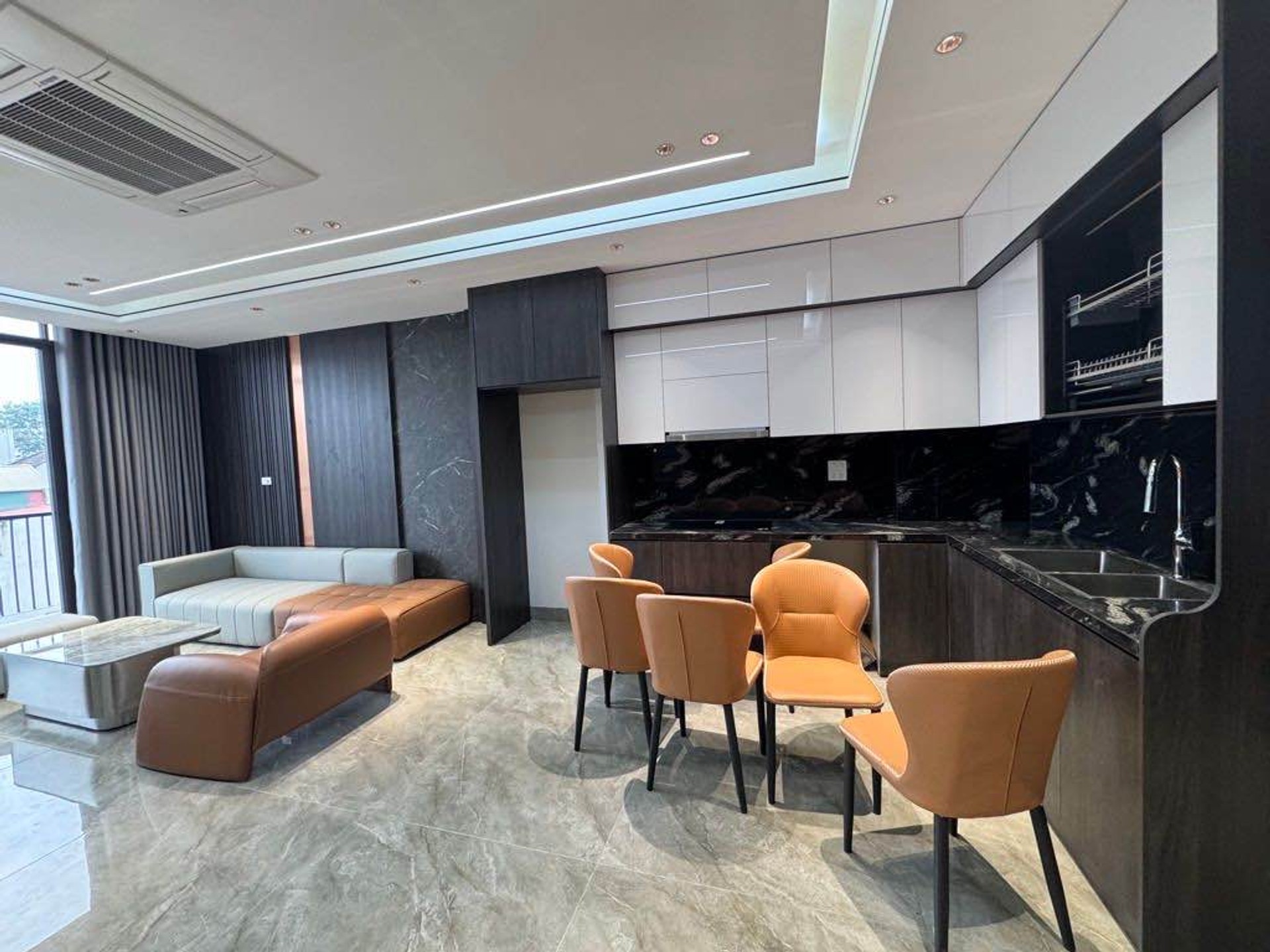 BÁN NHÀ SÀI ĐỒNG 55M2- 6 Tầng THANG MÁY- GARA Ô TÔ- 15.5 Tỷ