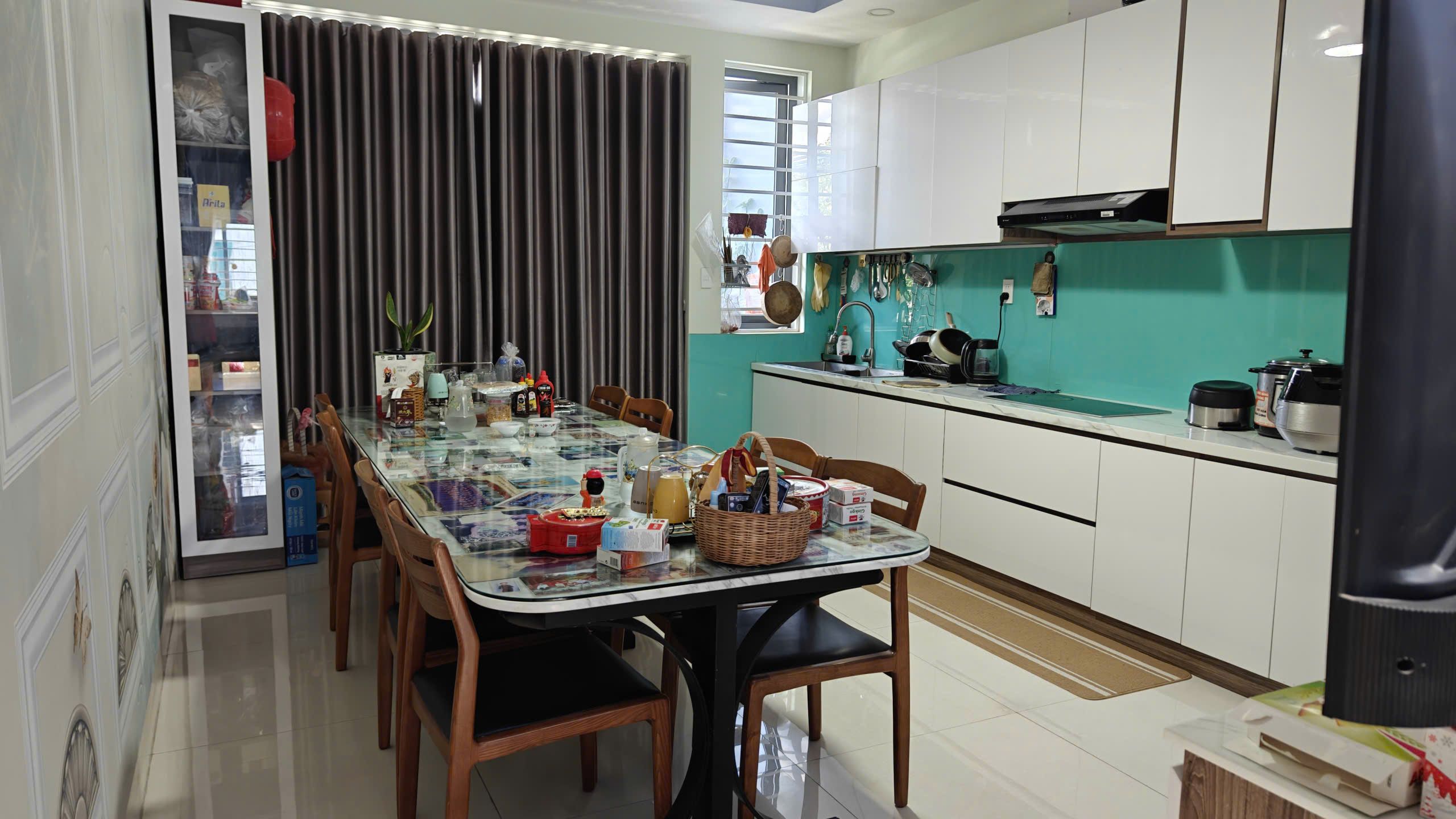 Bán nhà 3 tầng,  đường Tân Hòa 2, Hiệp Phú, Q9. Thủ Đức, TP HCM. DT 72m2, SHR.  Giá 9,4 tỷ.