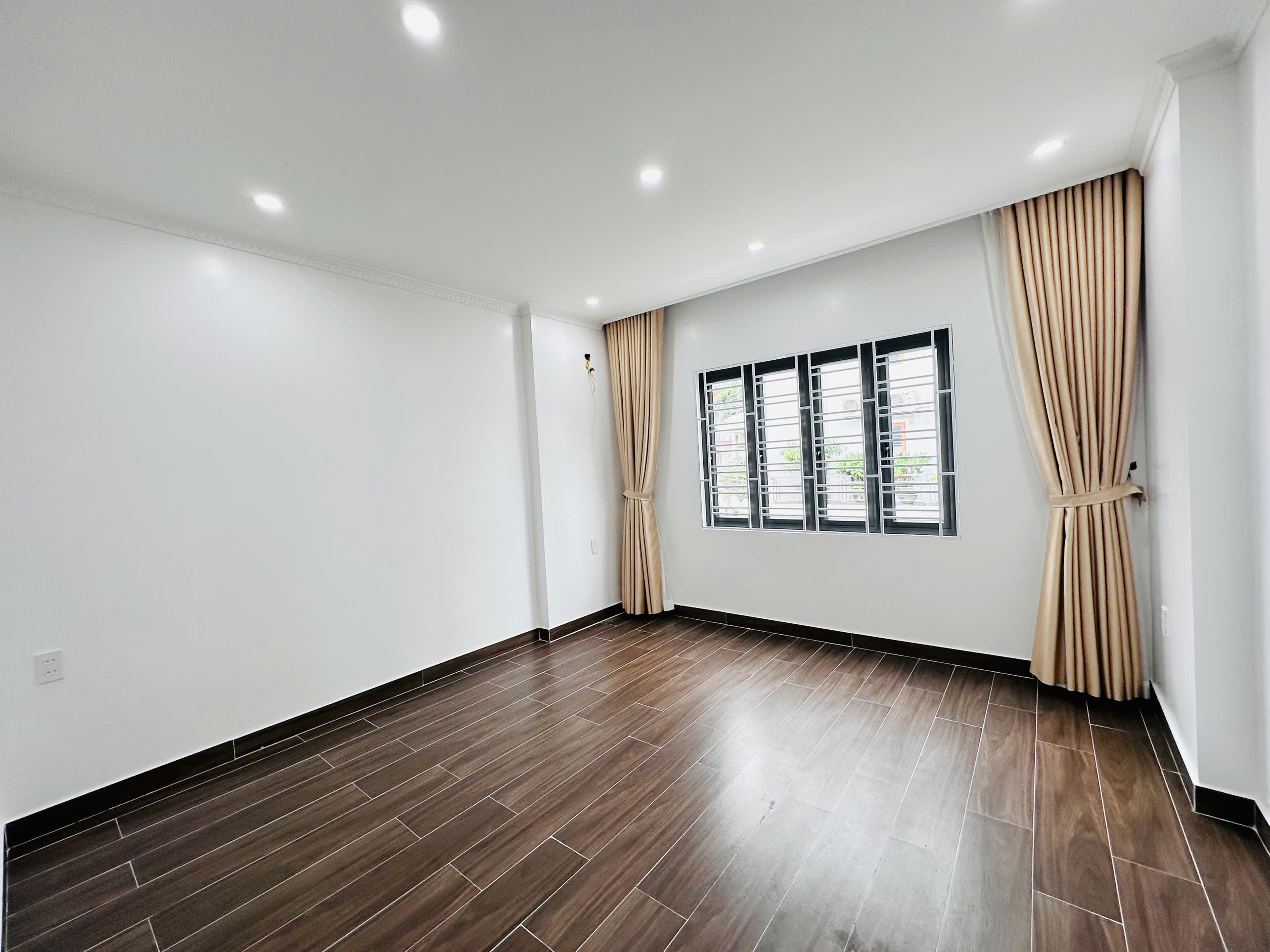 Nhà đẹp 4 tầng tái định cư Vinhomes( chợ hoa quả) Hồng Bàng gần công viên-4