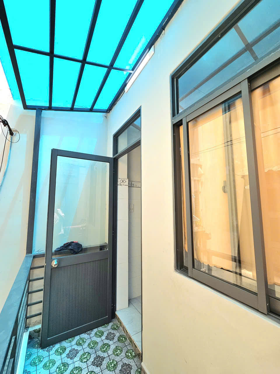 Nhà lầu hẻm 372 Tùng Thiện Vương P13Q8 P.Phú Định