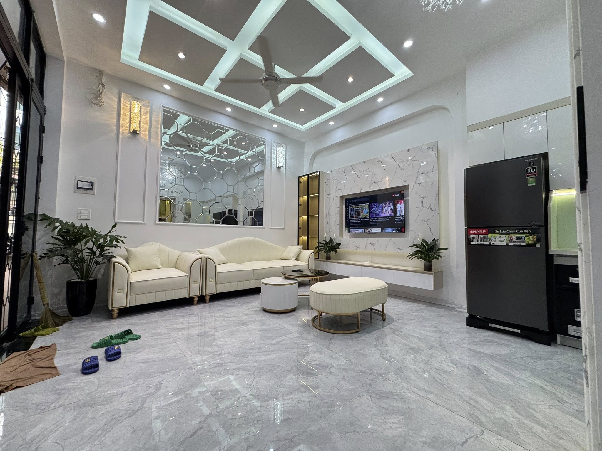 Chính chủ Bán nhà phố Lê Duẩn, 20m 5 tầng, lg, 100m ra ô tô, 5.4 tỷ 0973256699