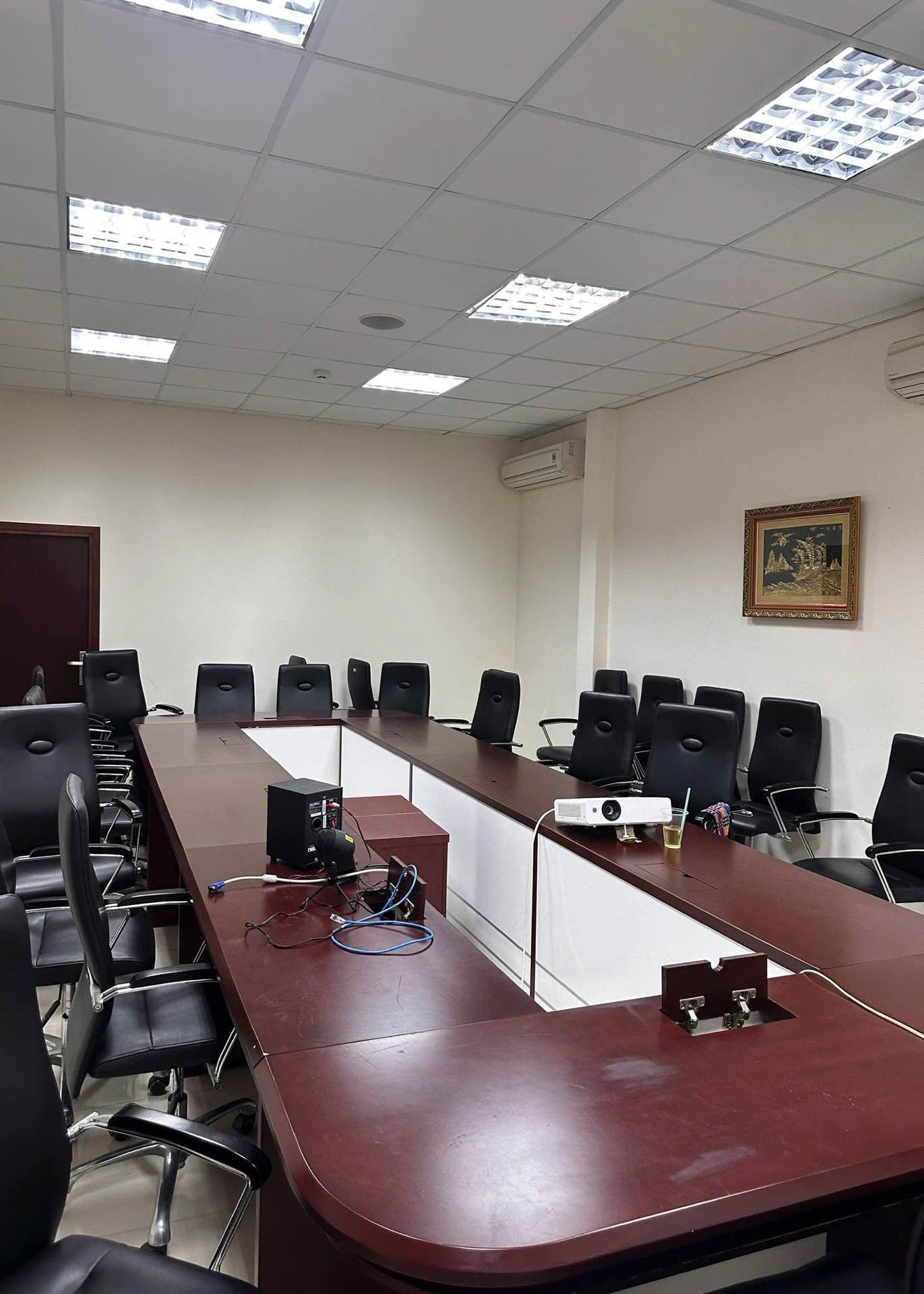 Bán nhà Măt Tiền  TÔ KÝ Q12 5 X20 3lầu thuê 1 tỷ / 1 năm