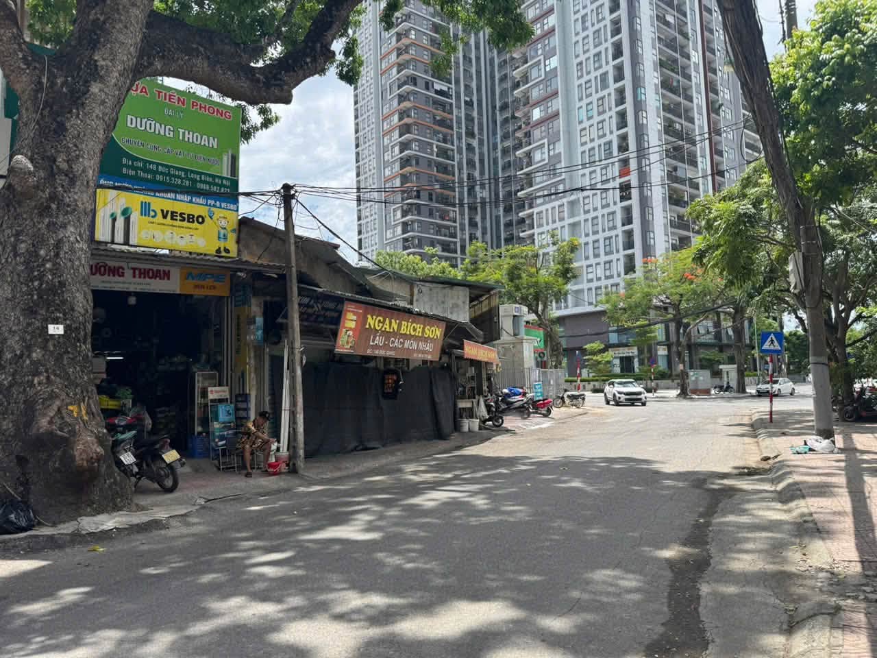 nhà mặt Phố Đức Giang 90m2, 3 tầng, mt rộng 7m, đường ô tô tránh nhau, làm công ty, văn phòng đều tiện lợi chỉ 13tr/th