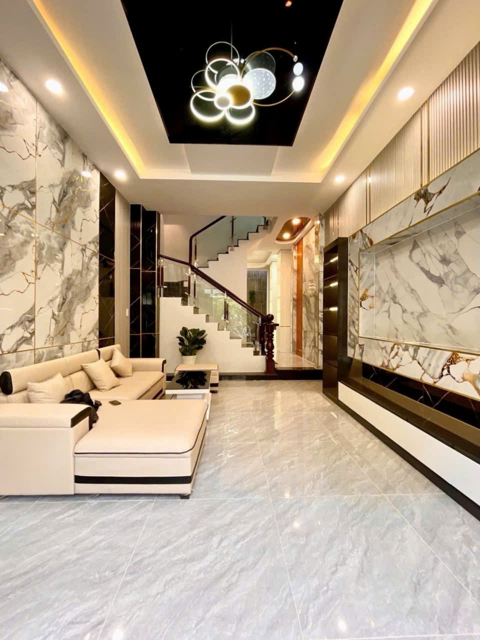 Nhà đẹp Tăng Nhơn Phú full nội thất, 5PN, hẻm xe hơi thông, dọn vào ở ngay chỉ 7,95 tỷ - Full nội thất