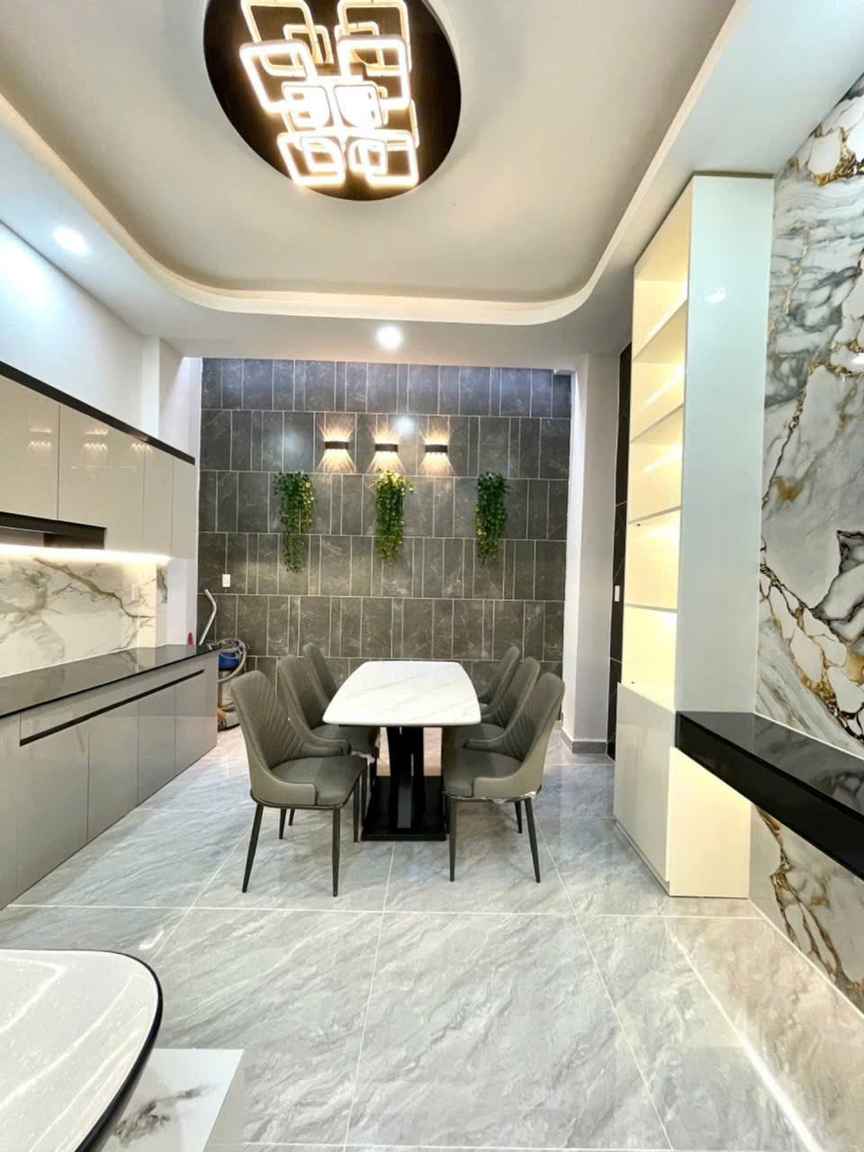 Nhà đẹp Tăng Nhơn Phú full nội thất, 5PN, hẻm xe hơi thông, dọn vào ở ngay chỉ 7,95 tỷ - Full nội thất-3