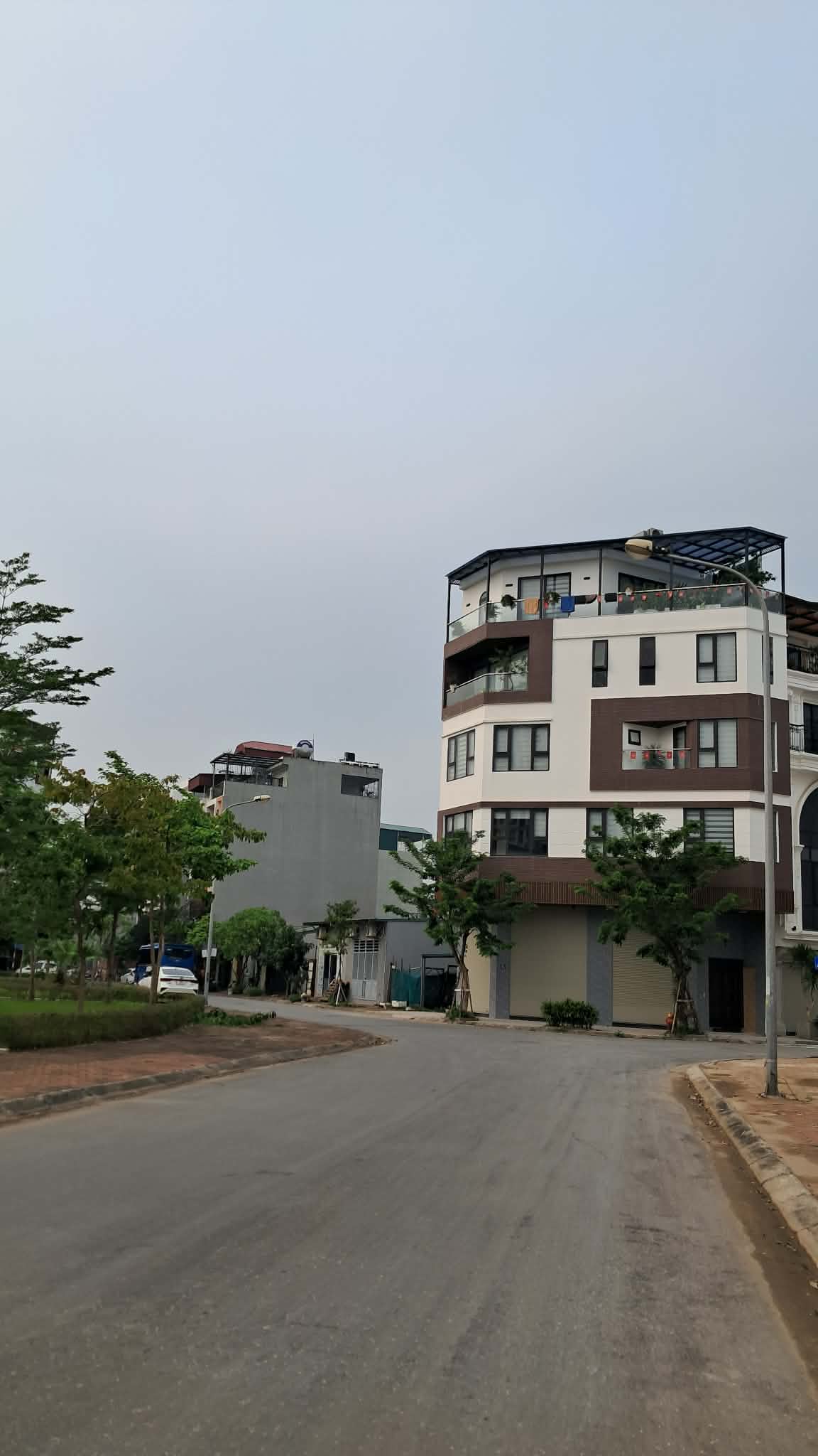 BÁN NHÀ NGỌC THỤY 38M2- 6 Tầng Thang Máy- Ô TÔ TRÁNH- 14.x Tỷ