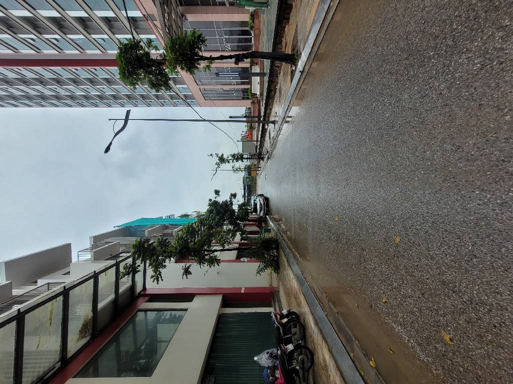 BÁN NHÀ NGỌC THỤY 110M2- 6 Tầng- Vỉa hè, Oto Tránh- View KHAI SƠN- 33.x Tỷ